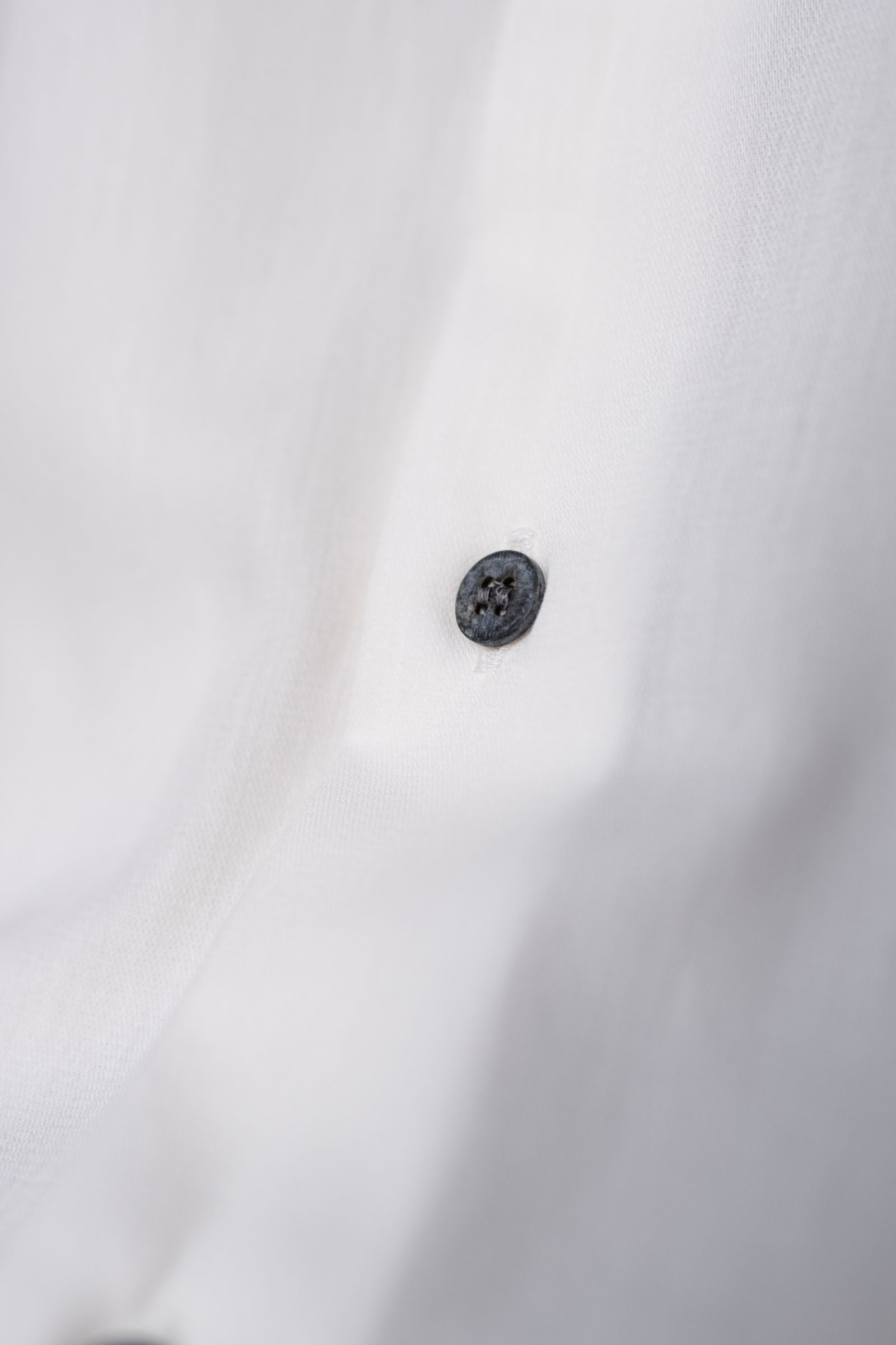 SHORT TORSO SHIRT / SNOW