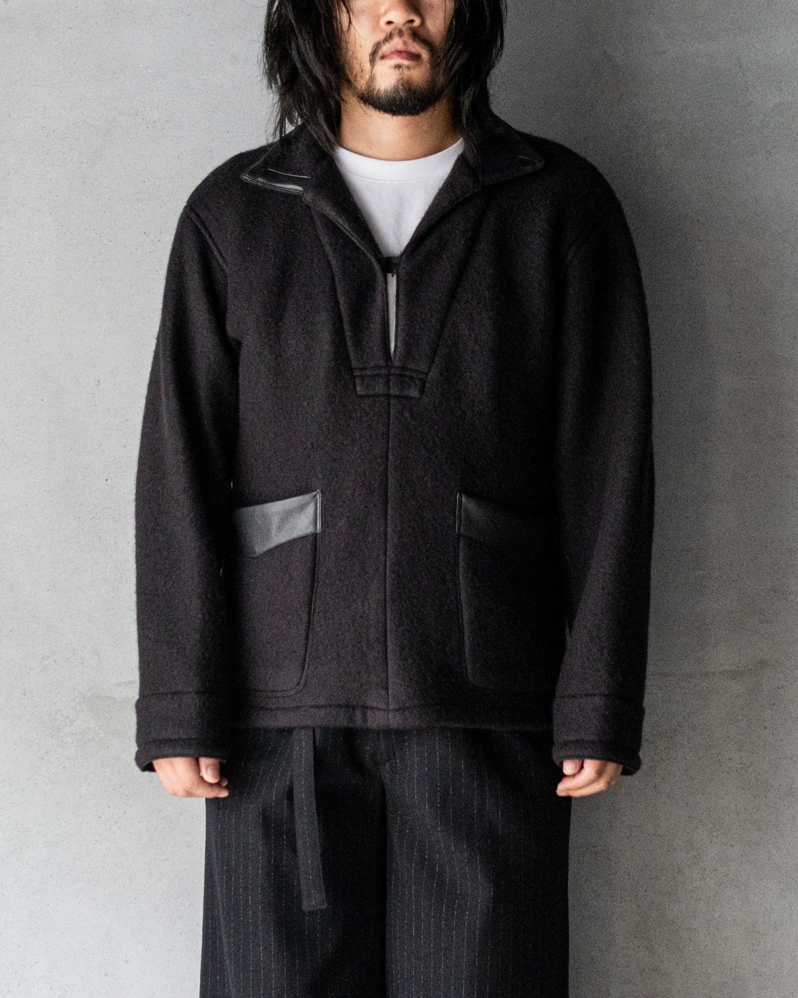 FAUX LEATHER TRIM OVERSIZED PULLOVER / BLACK