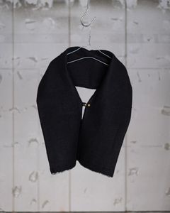 BUTTONED  TUBE MUFFLER / BLACK