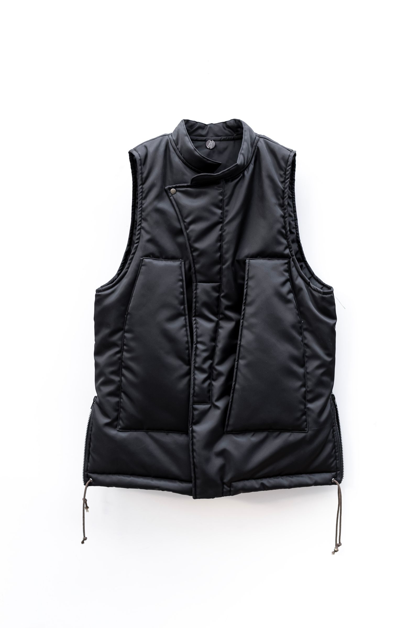 【LIMITED EDITION】Nylon down vest