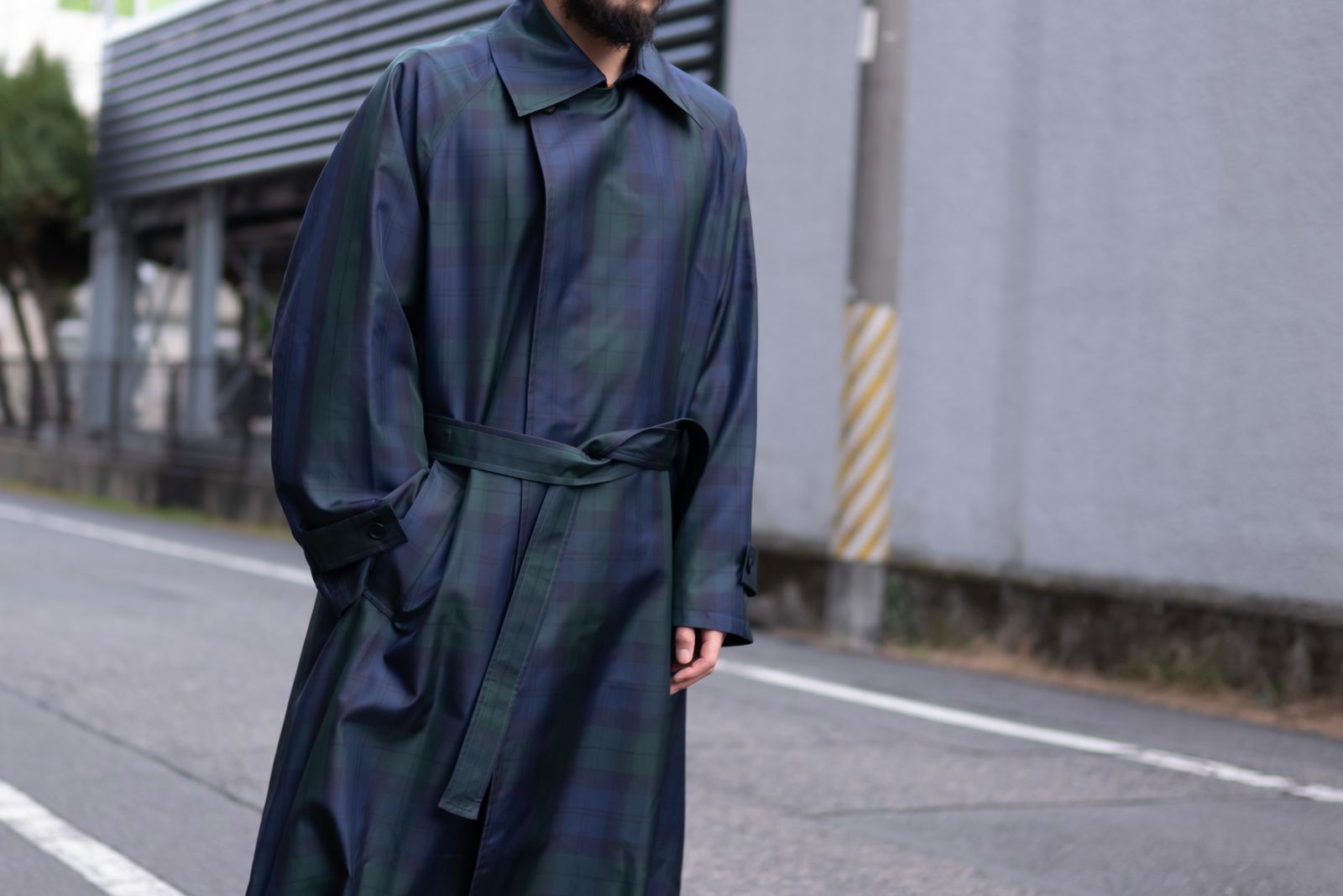 Blanc YM SILK BLACK WATCH WRAP TRENCH - アウター