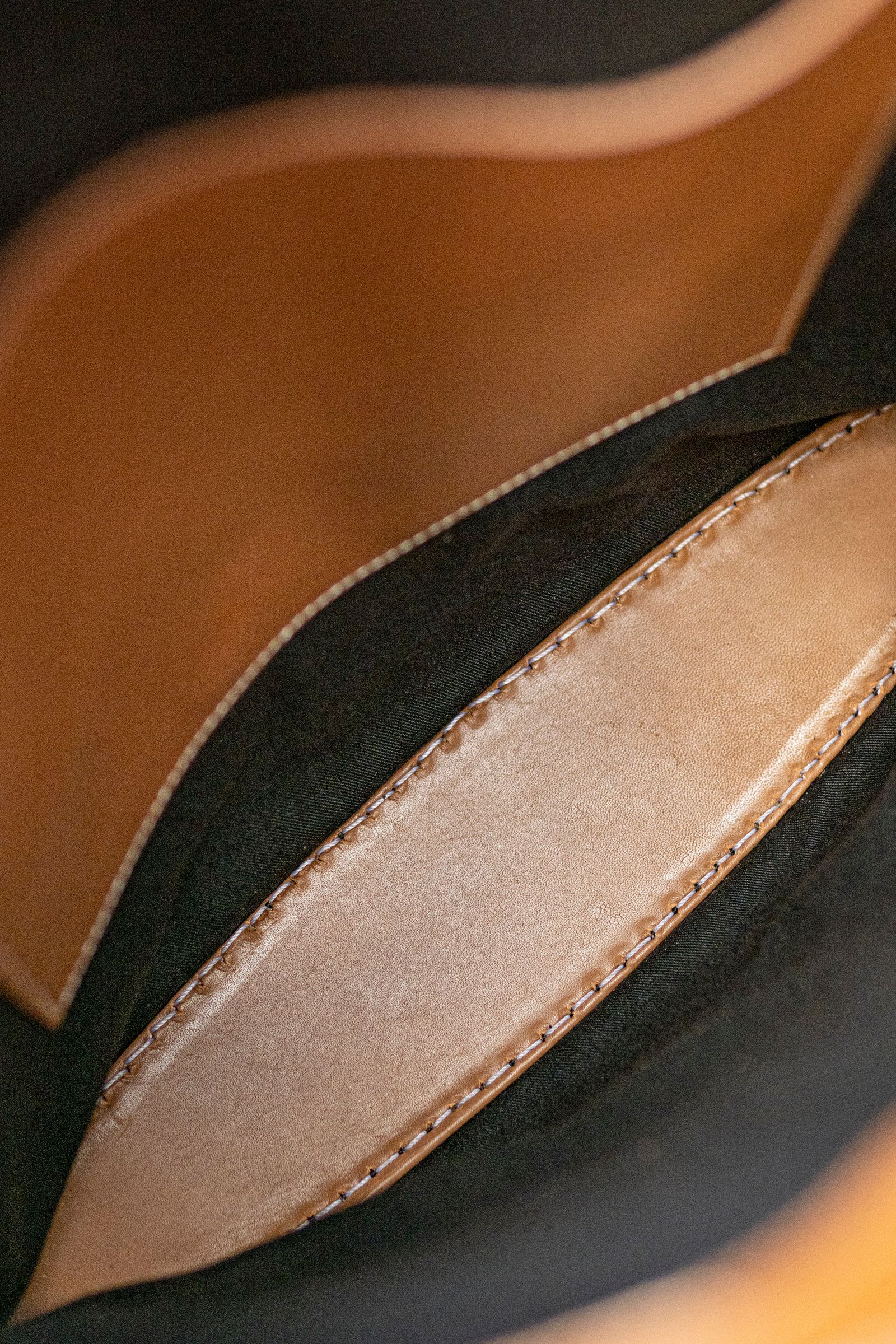 Shoe sole flat tote / Brown