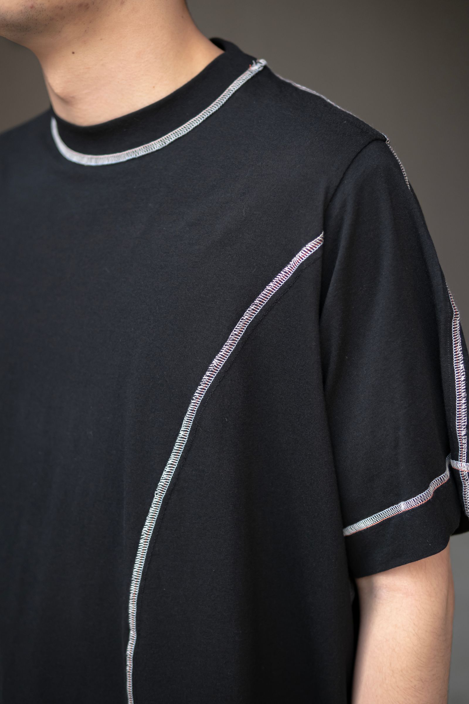 SHINYAKOZUKA - REVERSE TEE / BLACK | Retikle Online Store