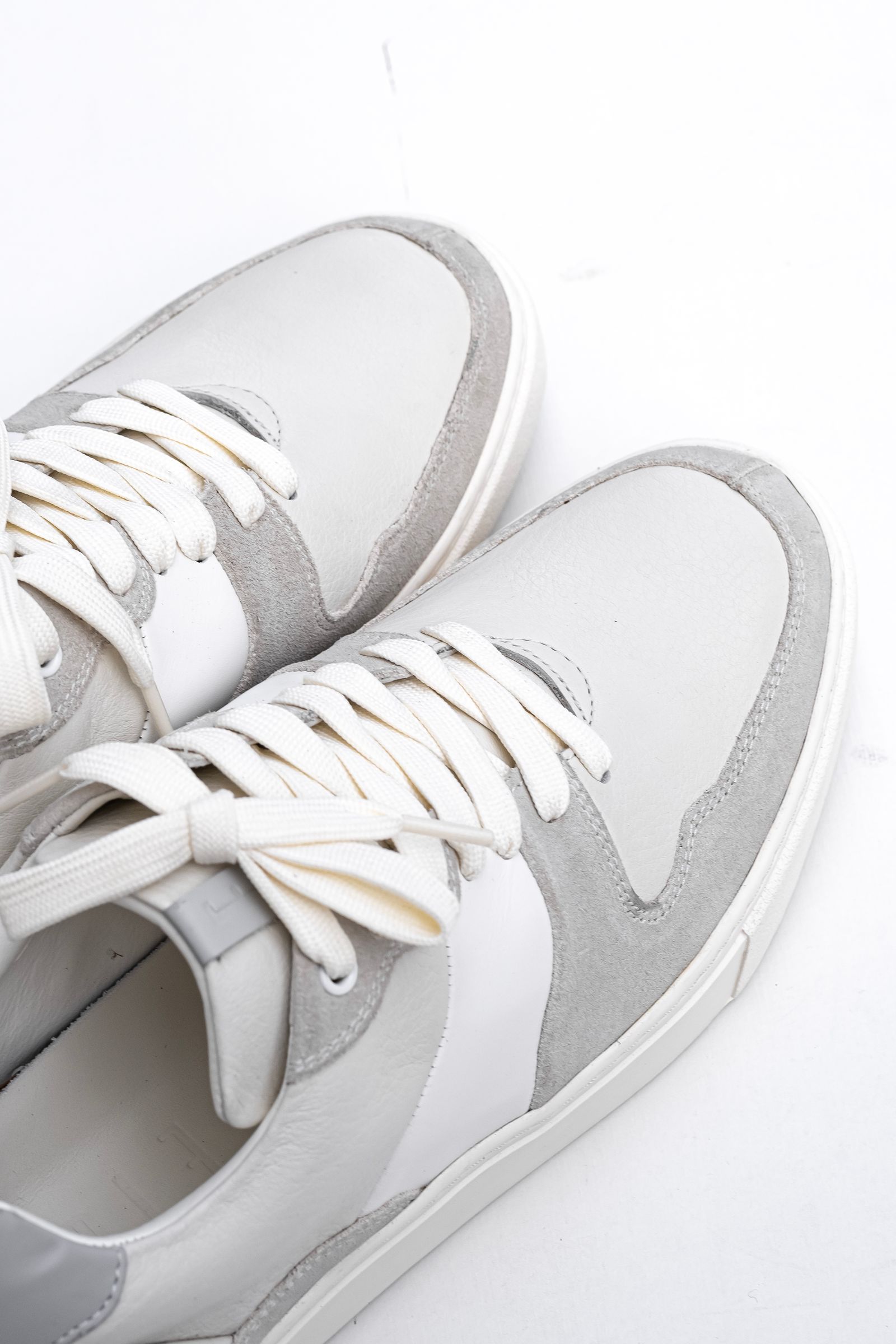 EARLE - Basskate Sneakers / White | Retikle Online Store