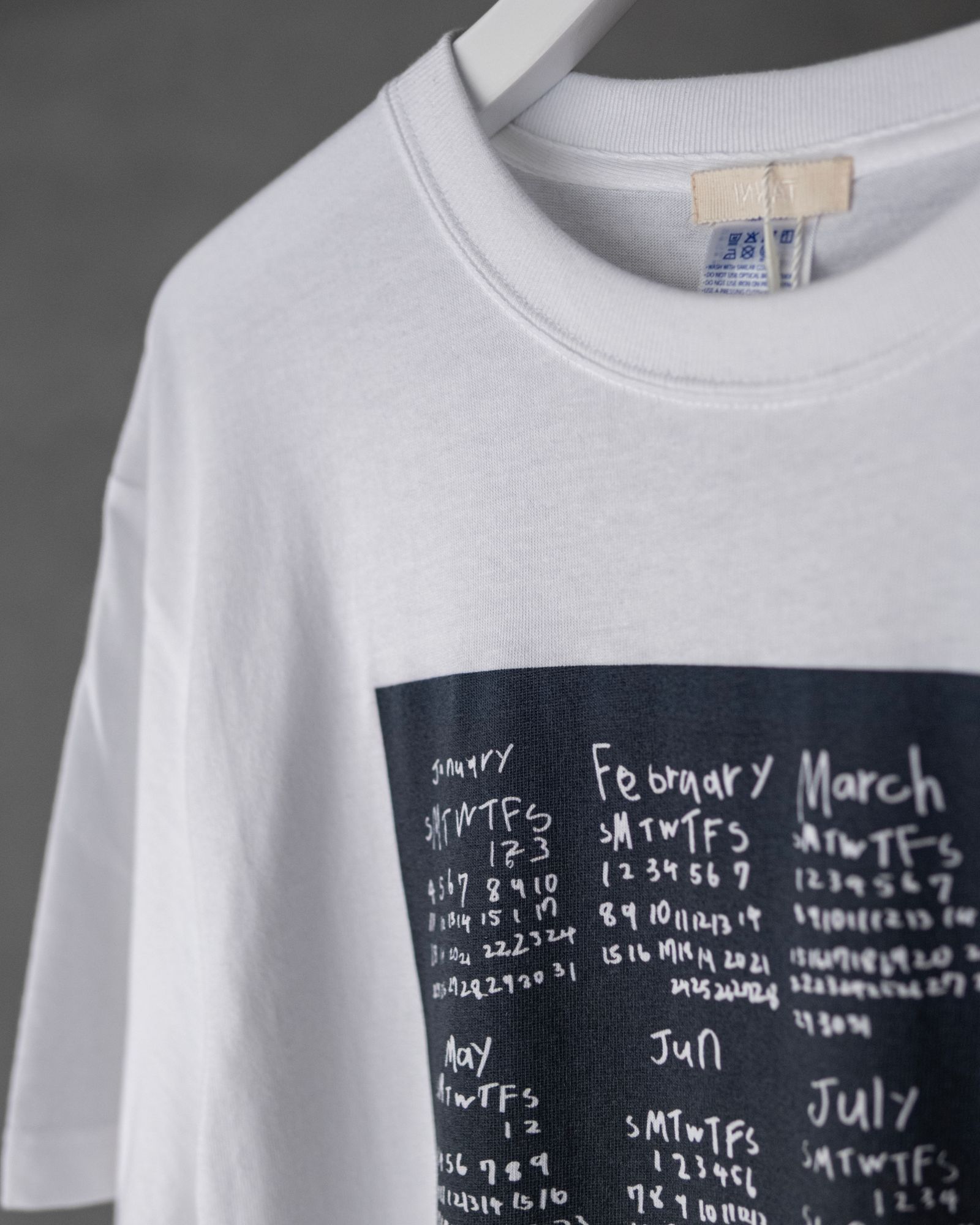 PHOTO CALENDER TEE / White