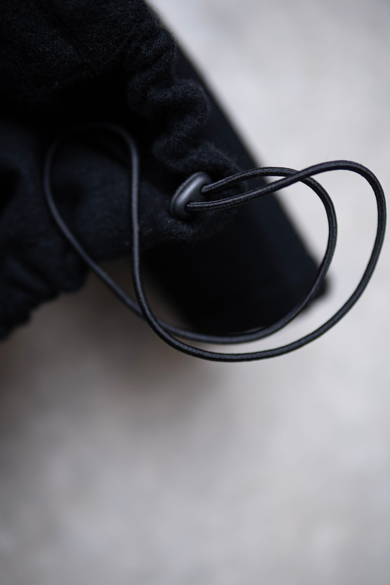 CASHMERE ZIP JACKET / BLACK