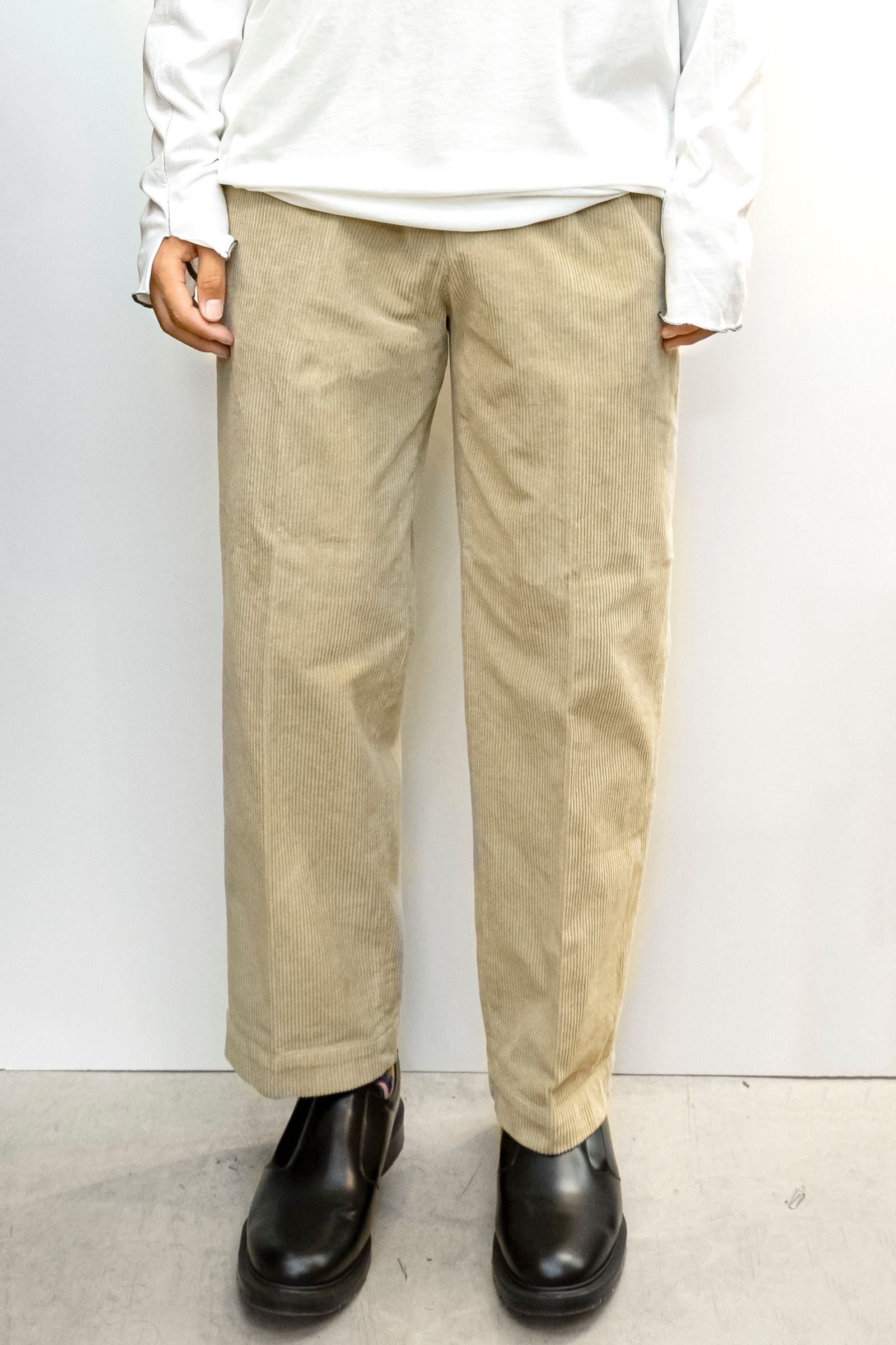 8walle Corduroy 1tuck Wide Pants / BEIGE