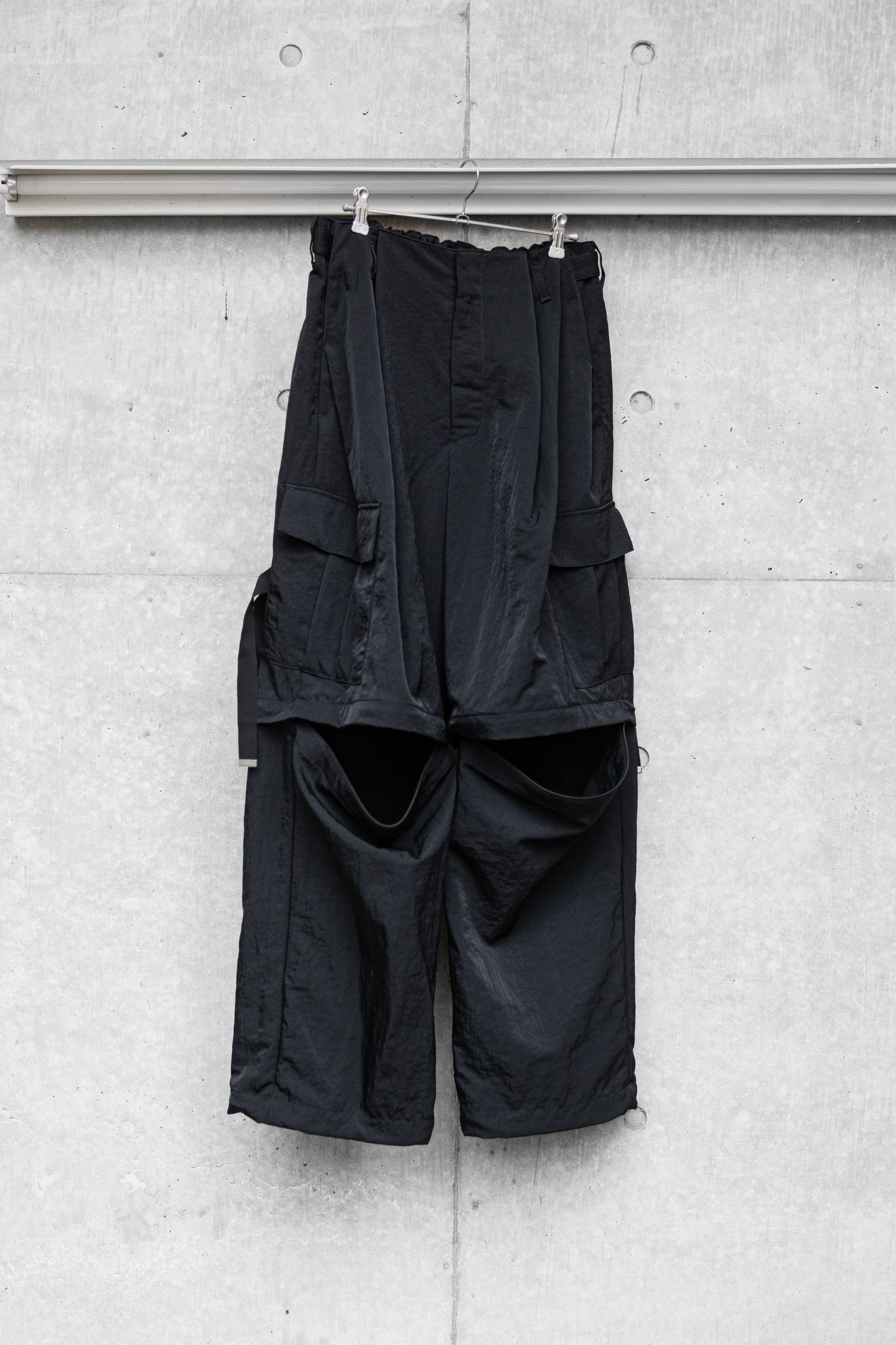 DETACHABLE WIDE CARGO PANTS / BLACK