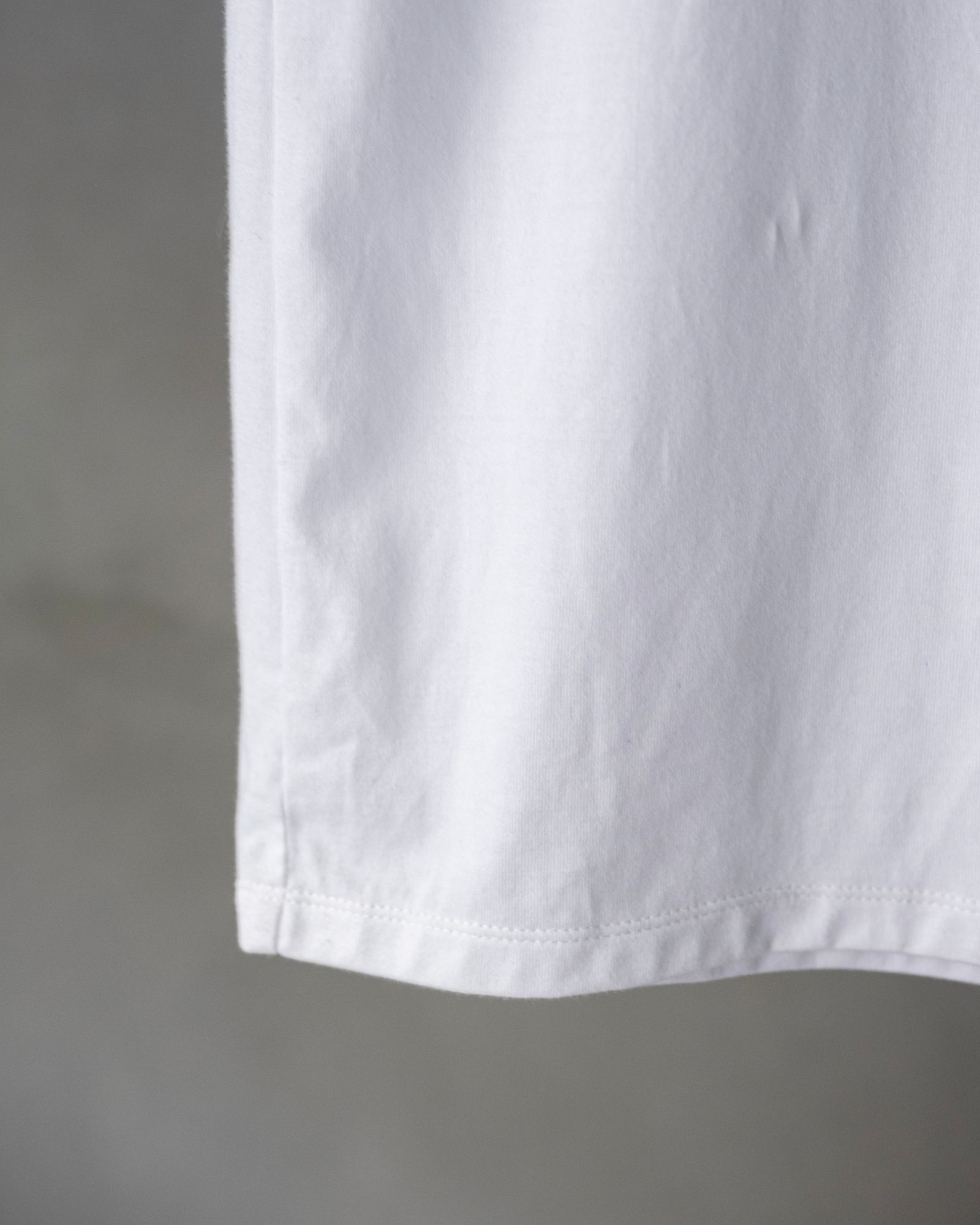 “TUGIHAGI” Neck Sleeveless / White