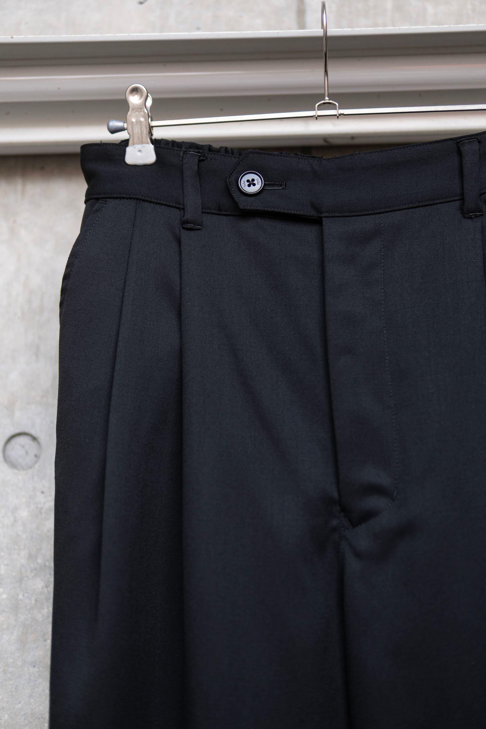 2TUCK WIDE EASY PANTS / BLACK