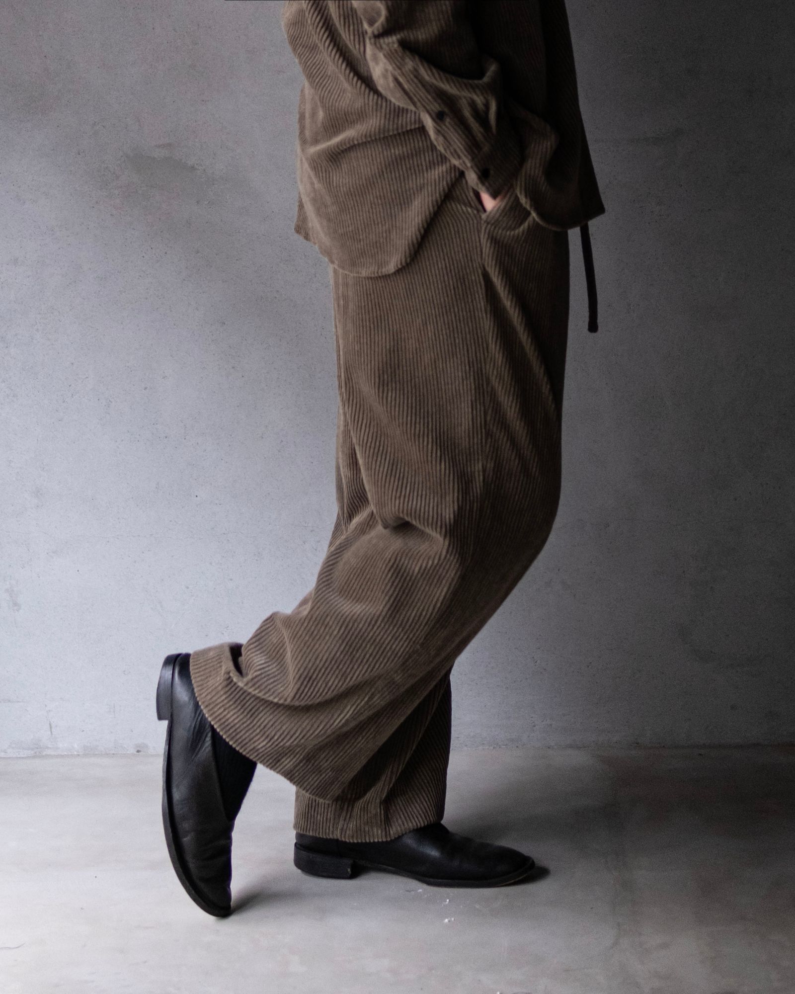 Corduroy Relax Trousers / Beige