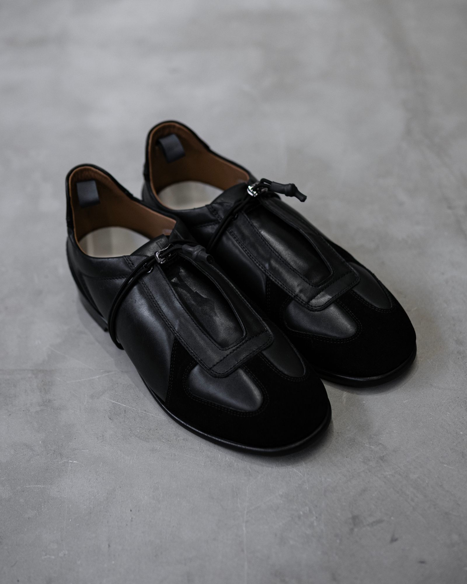 Shoe sneaker german / Black