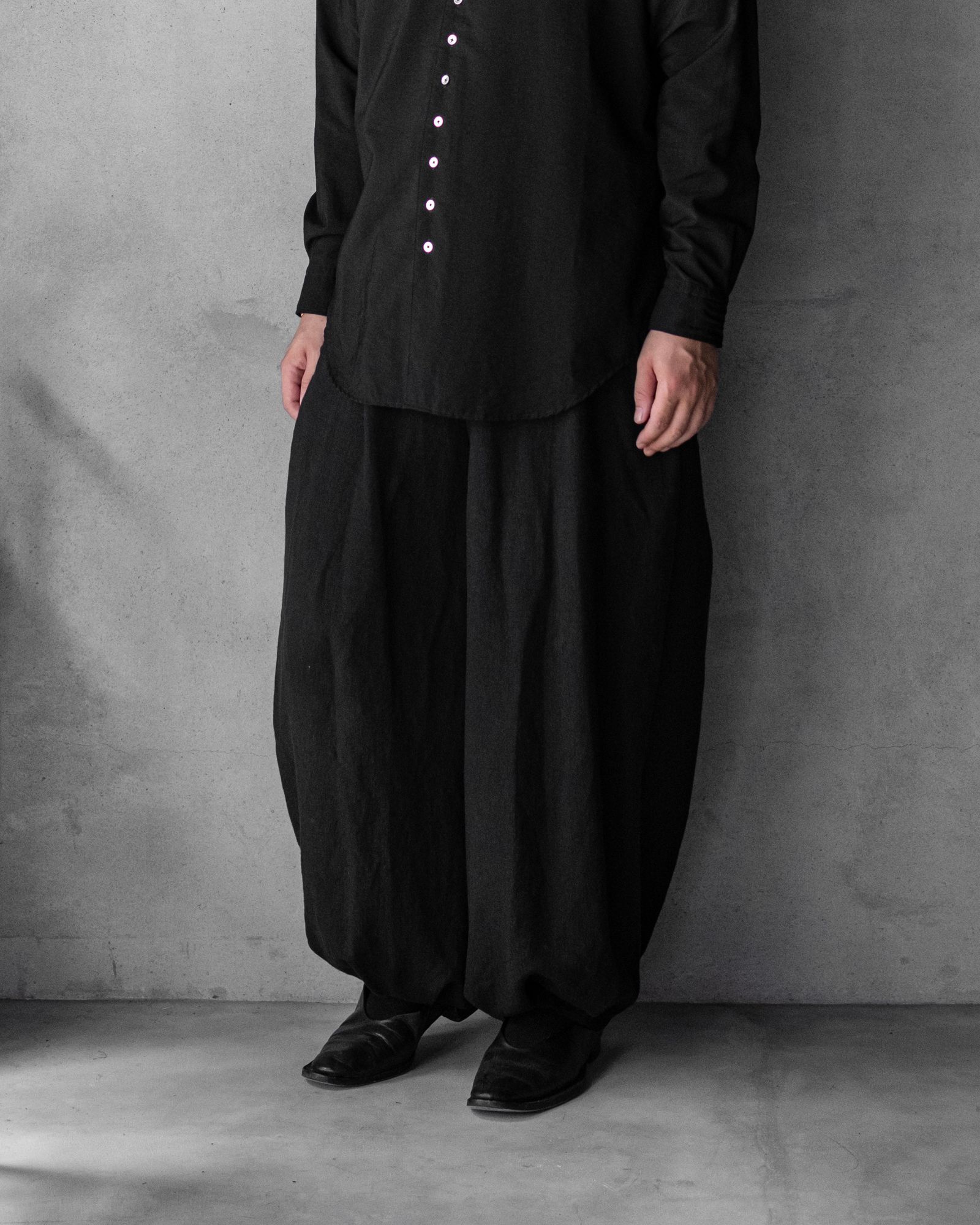 Linen Tucked Hem Wide Easy Pants / Black