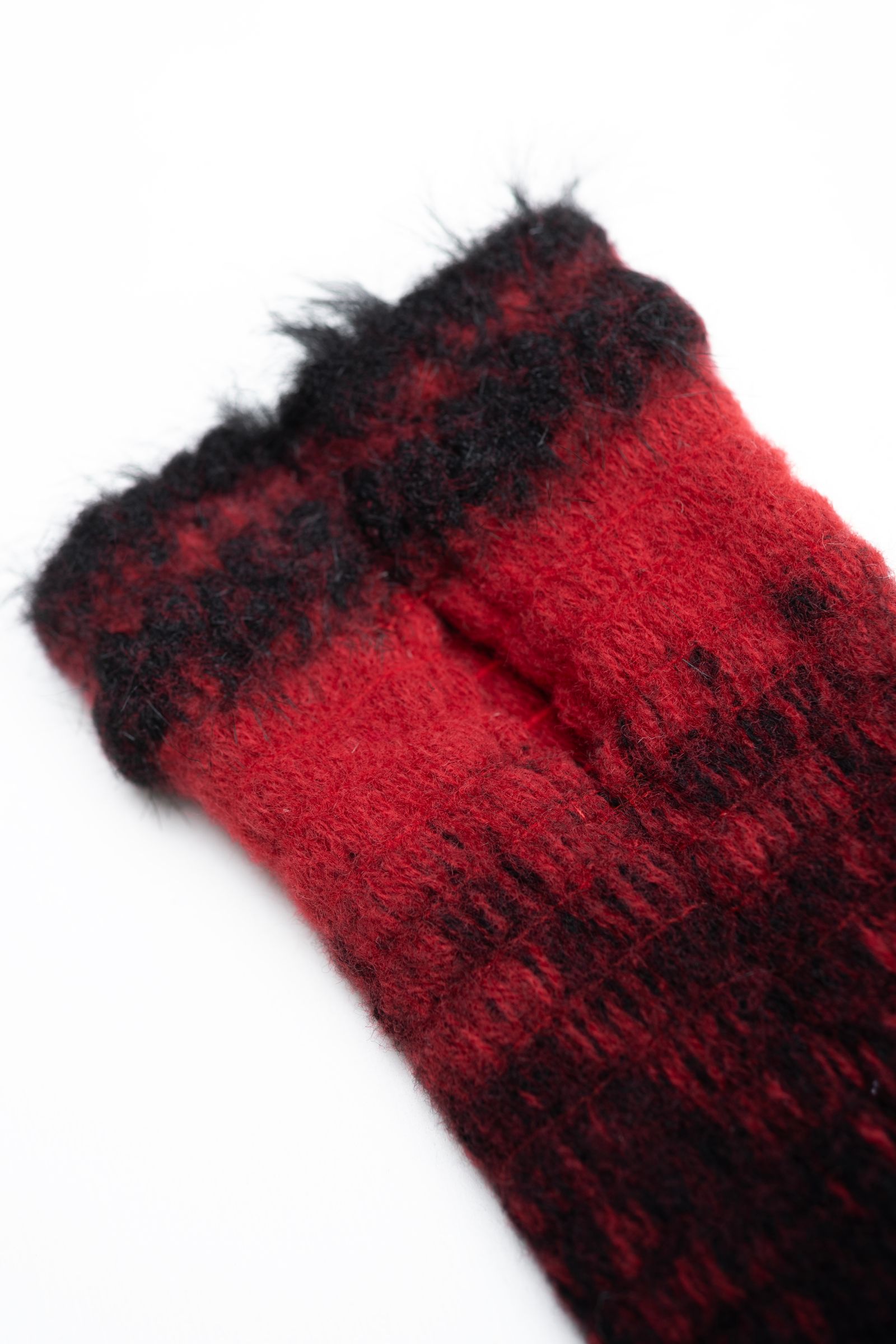 Needle punched gloves / blk