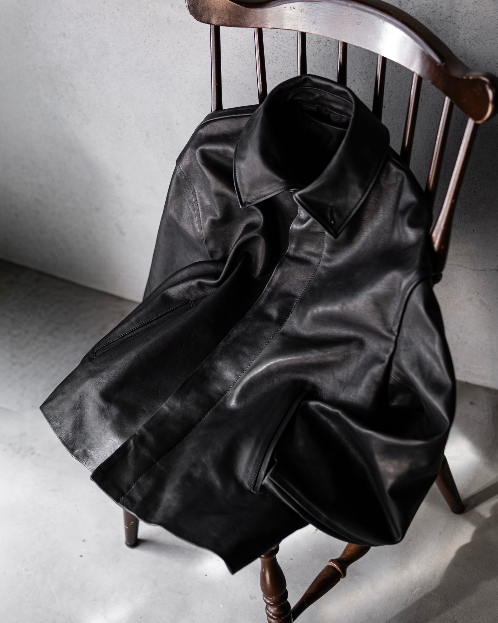 Leather Wide Elbow Coat / Black