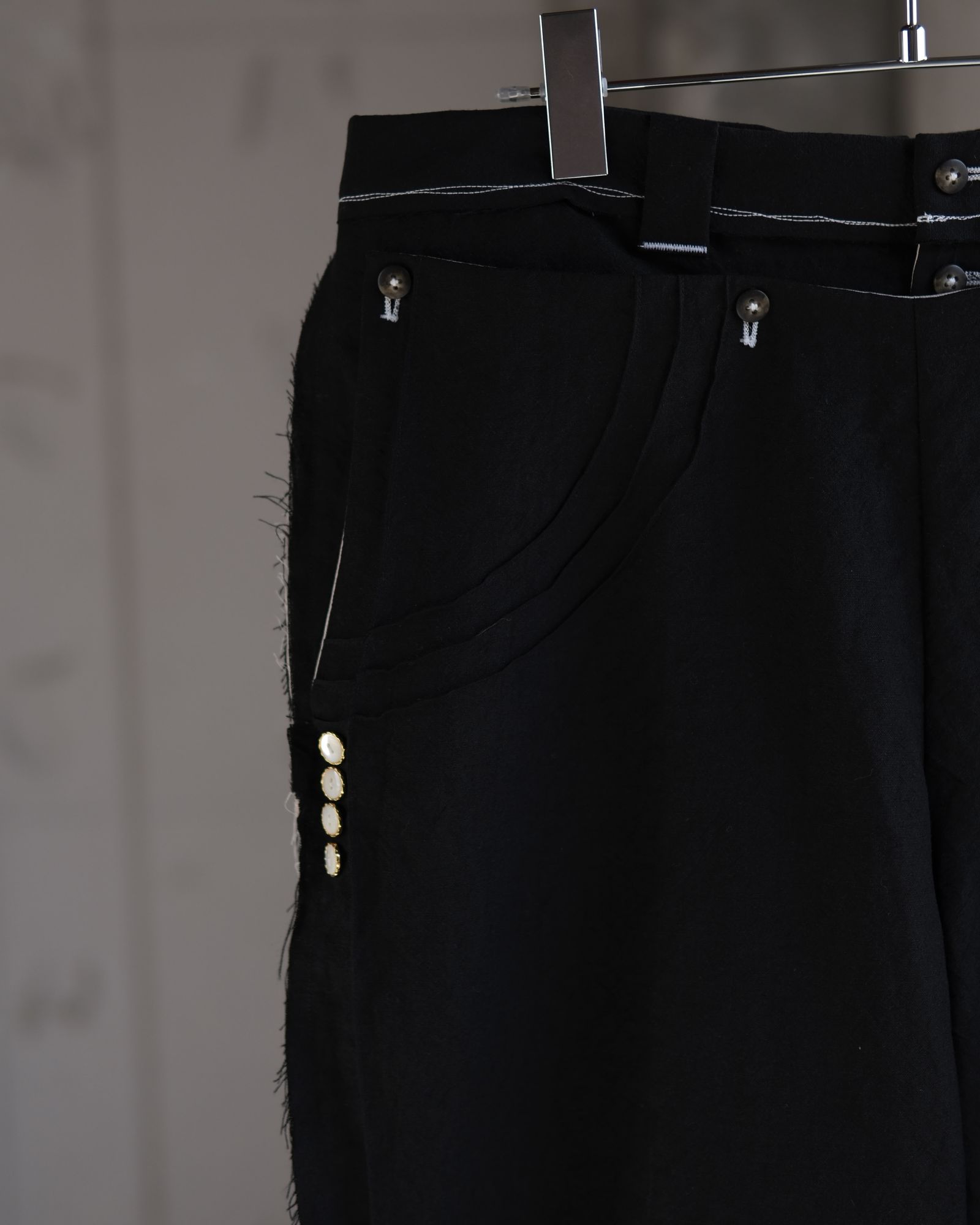 “SAMON” pleated ceremony pants / Black
