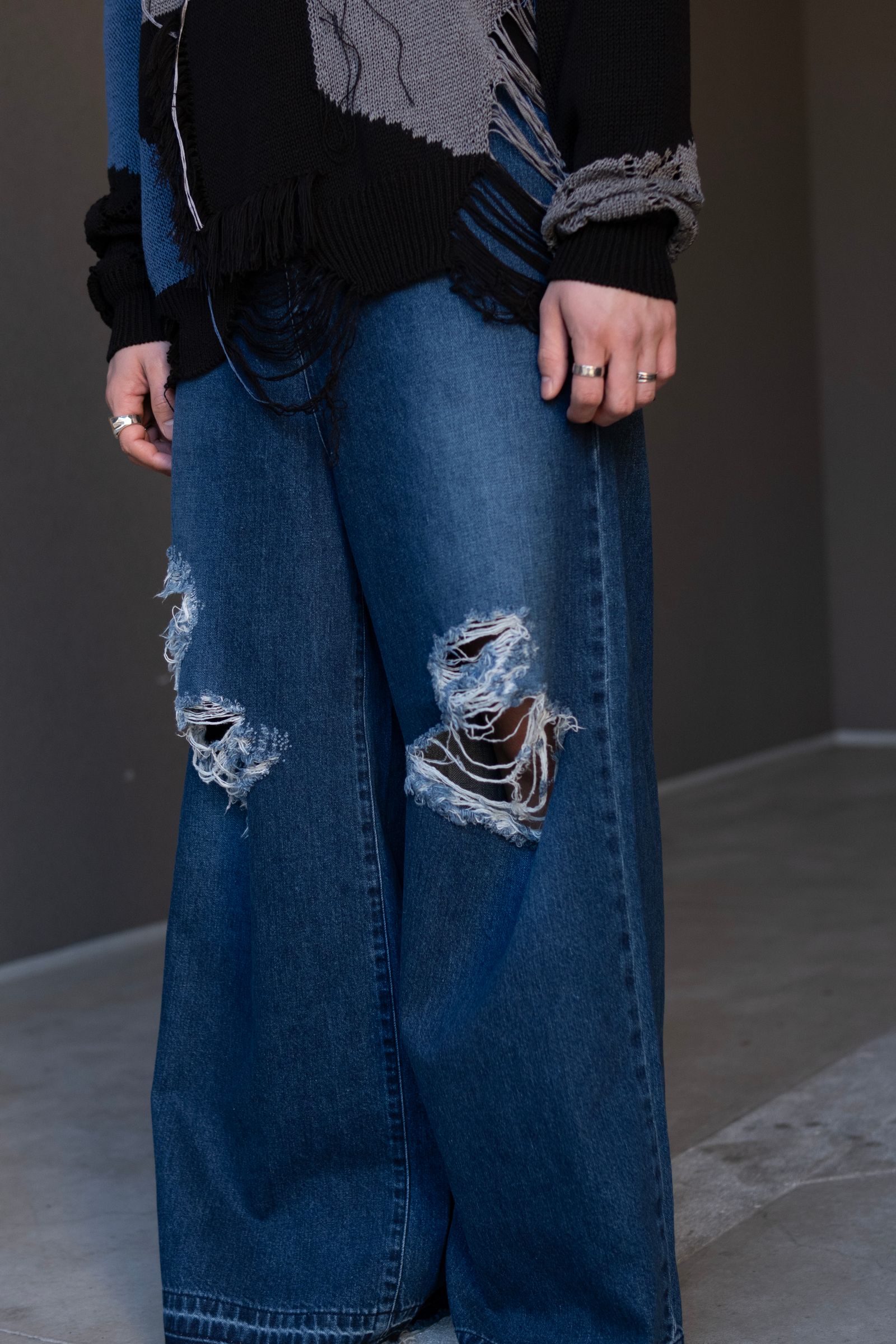 JUHA - DAMAGE BAGGY DENIM PANTS / Navy | Retikle Online Store