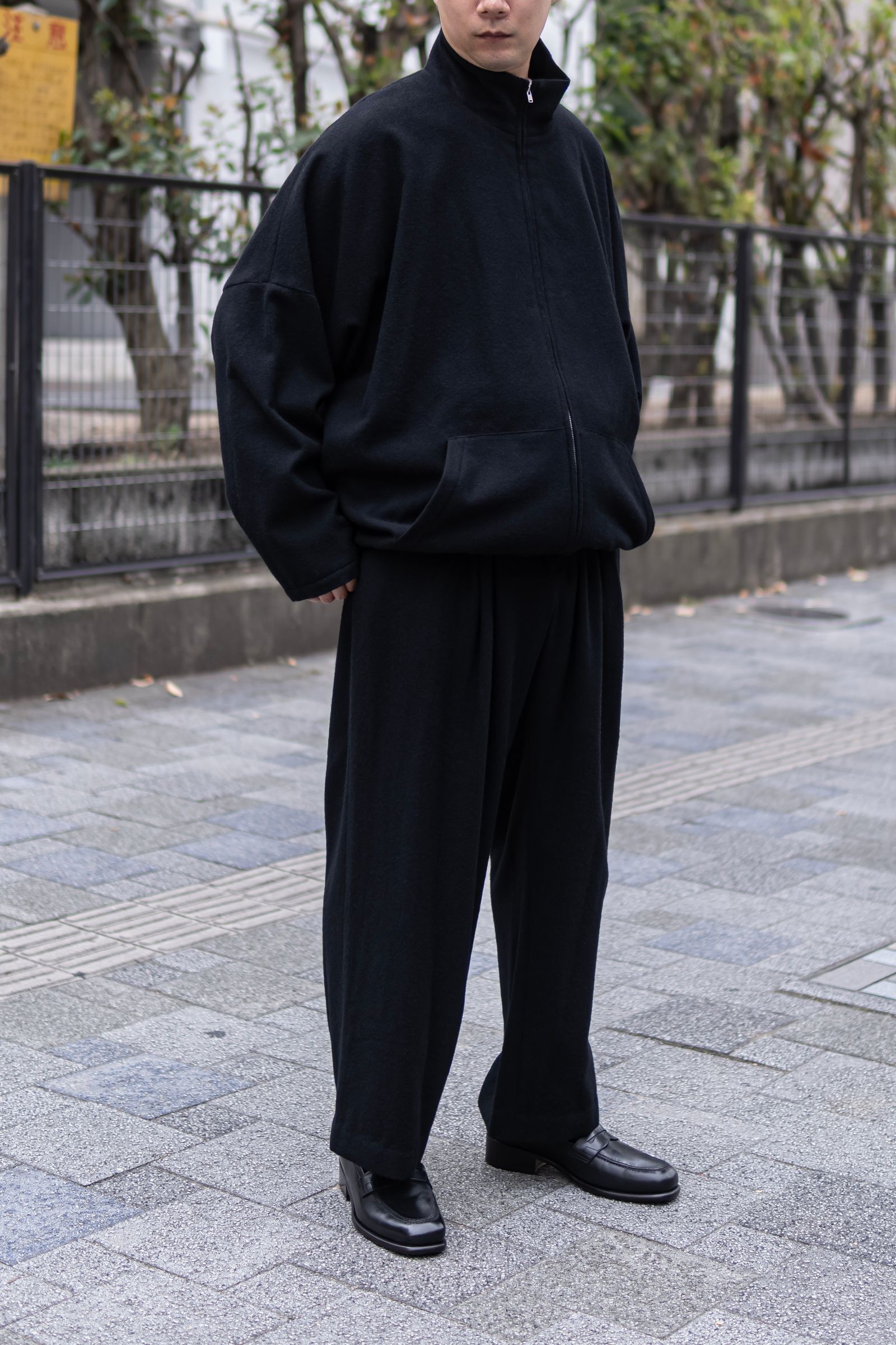 CASHMERE ZIP JACKET / BLACK