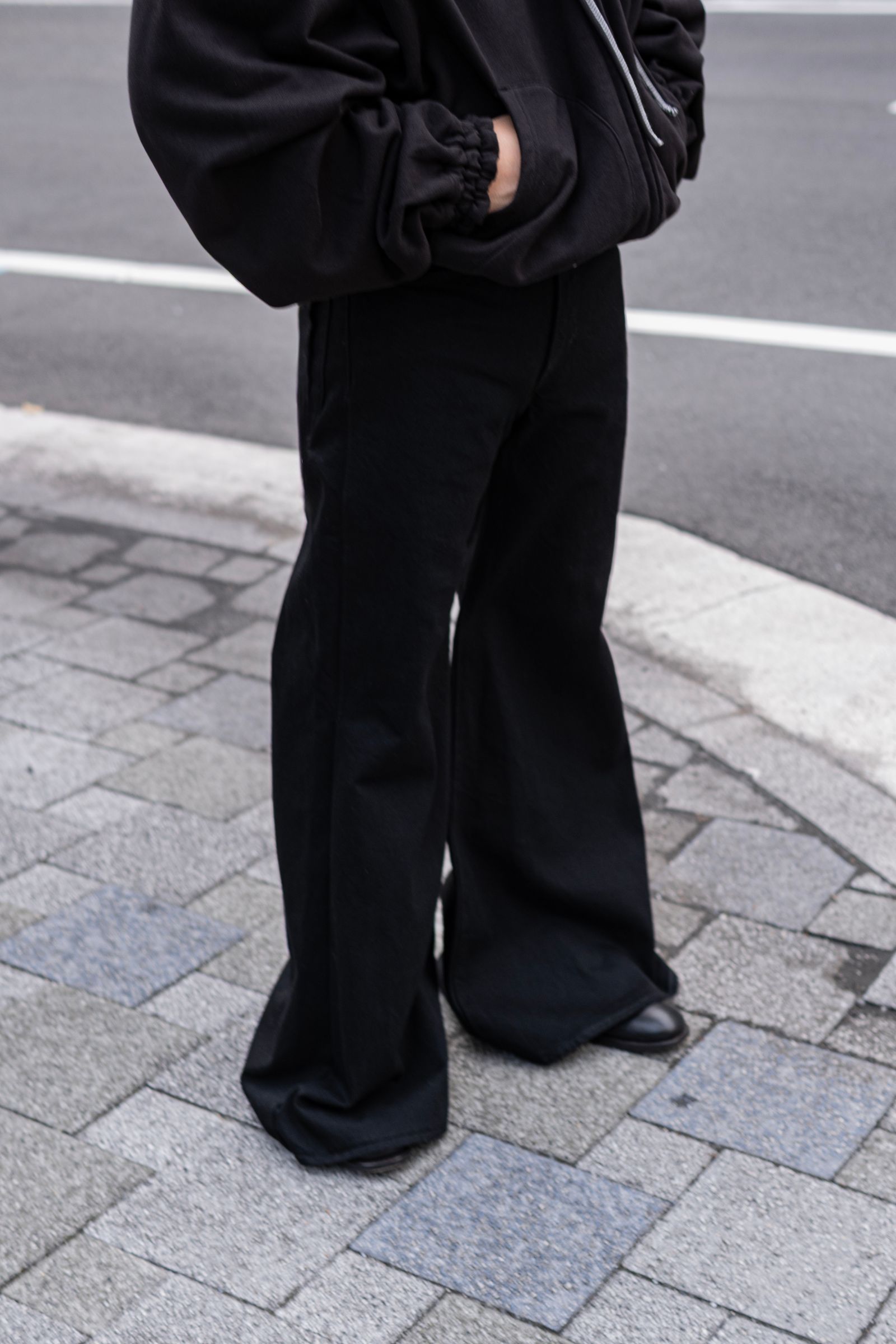 ORDINARY CITY MASSIVE FLAIR / BLACK