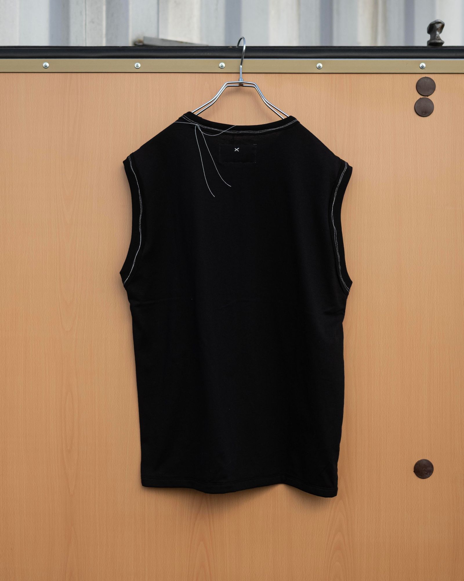 “TUGIHAGI” Neck Sleeveless / Black
