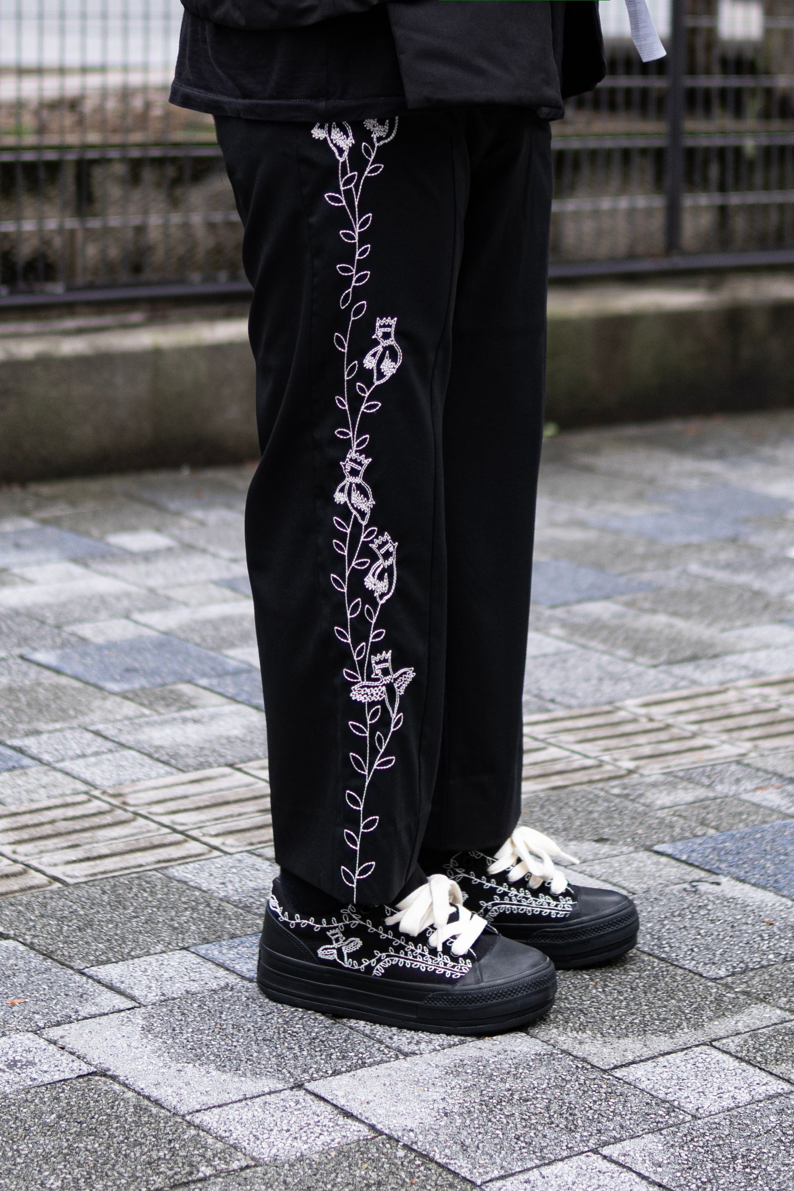 Dear, NOTHING SPECIAL TROUSERS WITH EMBROIDERY / DAWN BLACK