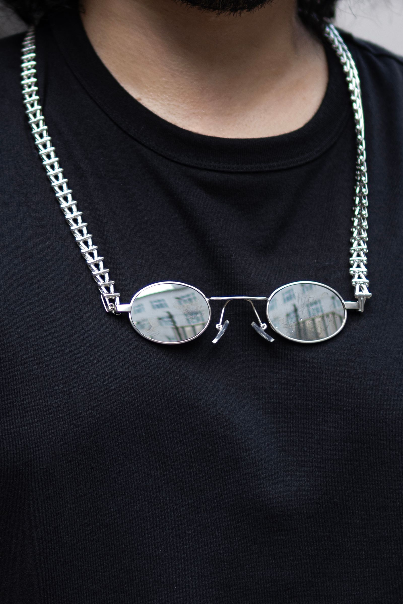 VINTAGE GLASSES NECKLACE / SILVER