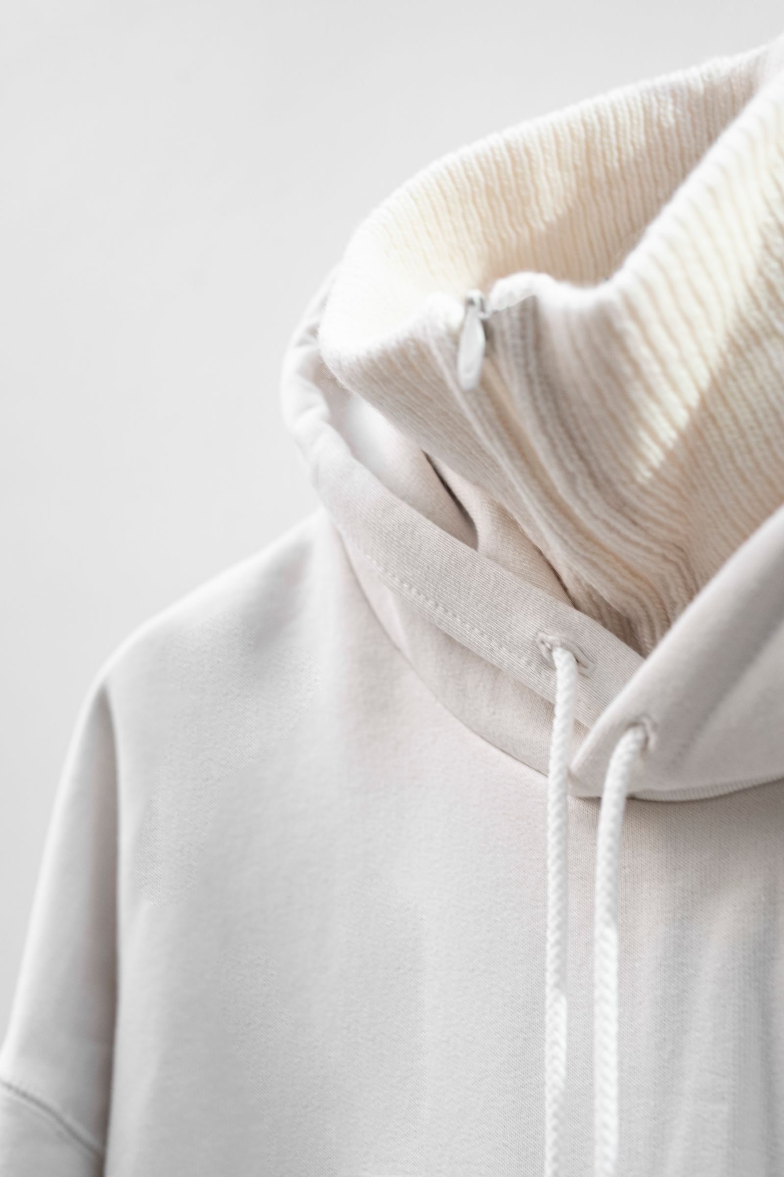Hybrid Foodie / OFF WHITE