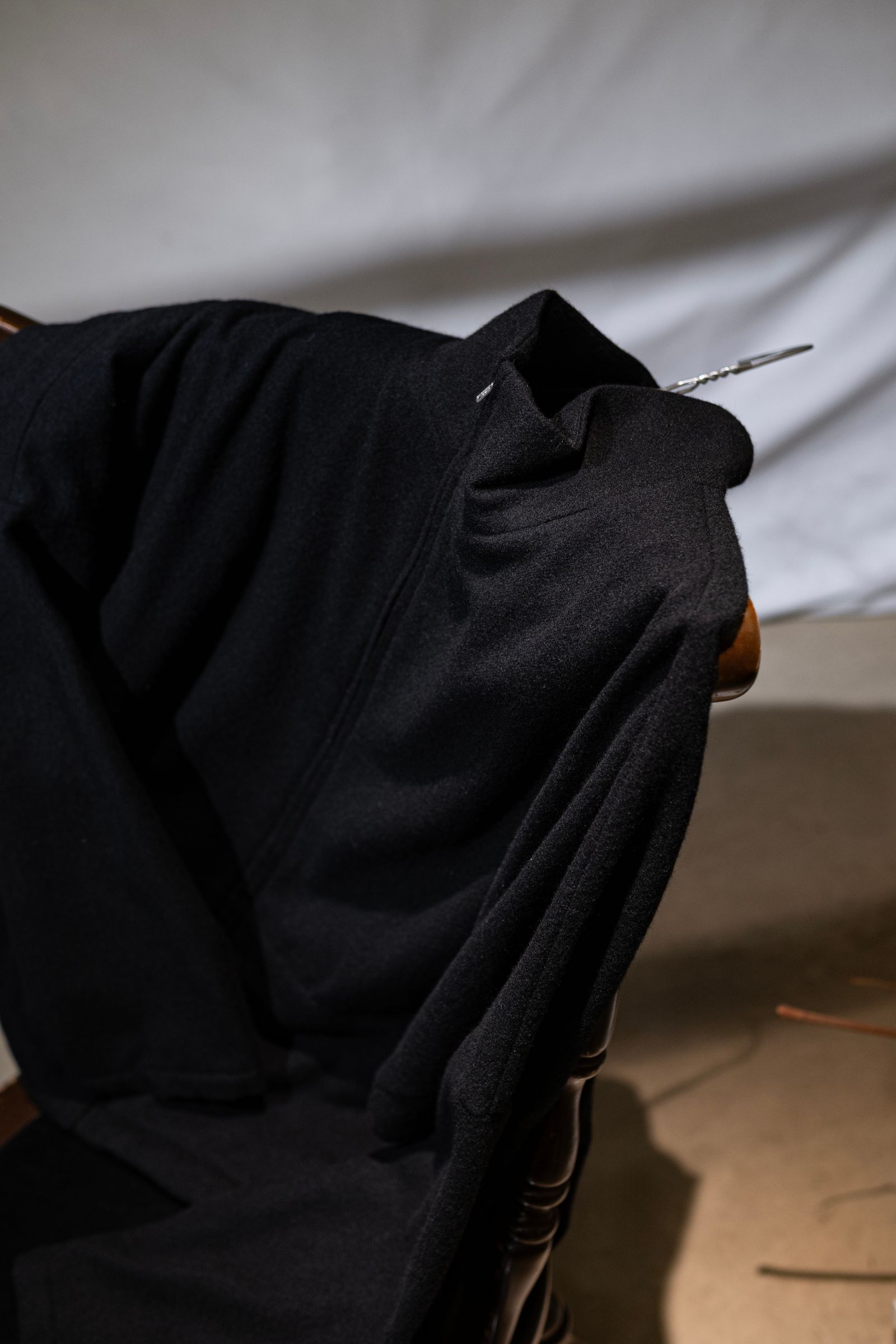 CASHMERE ZIP JACKET / BLACK