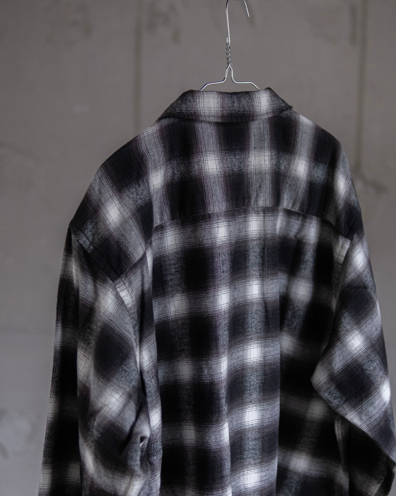 Open Collar SH / Black×White Ombre