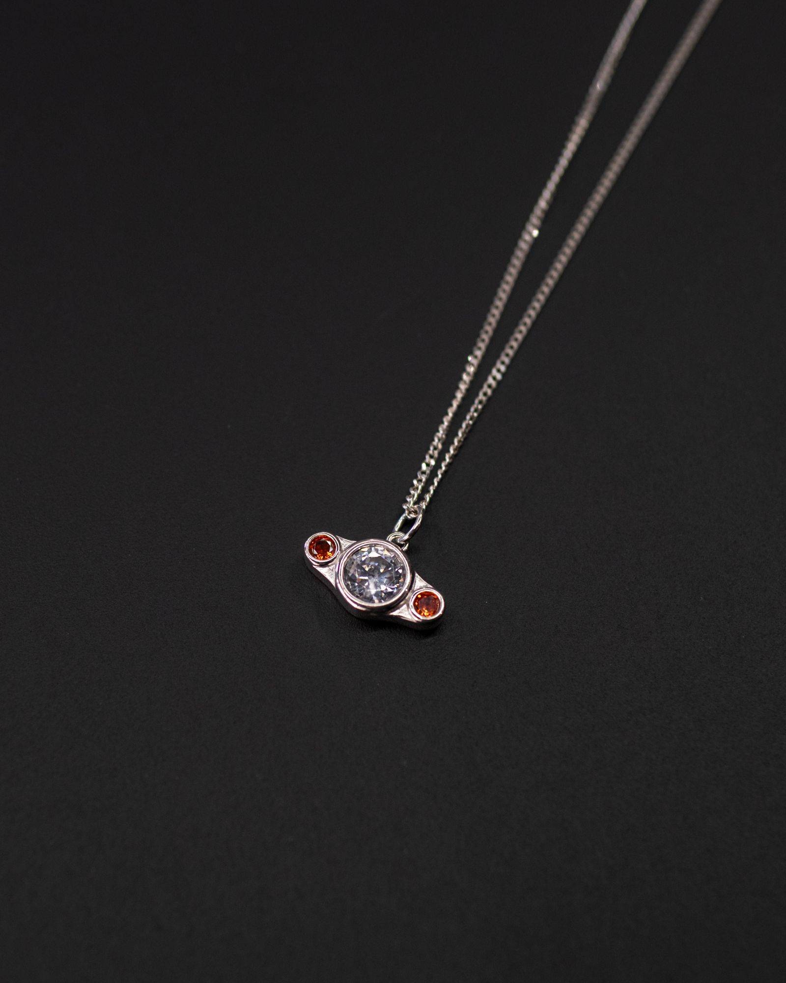 Cub Pendant / Silver/Clear