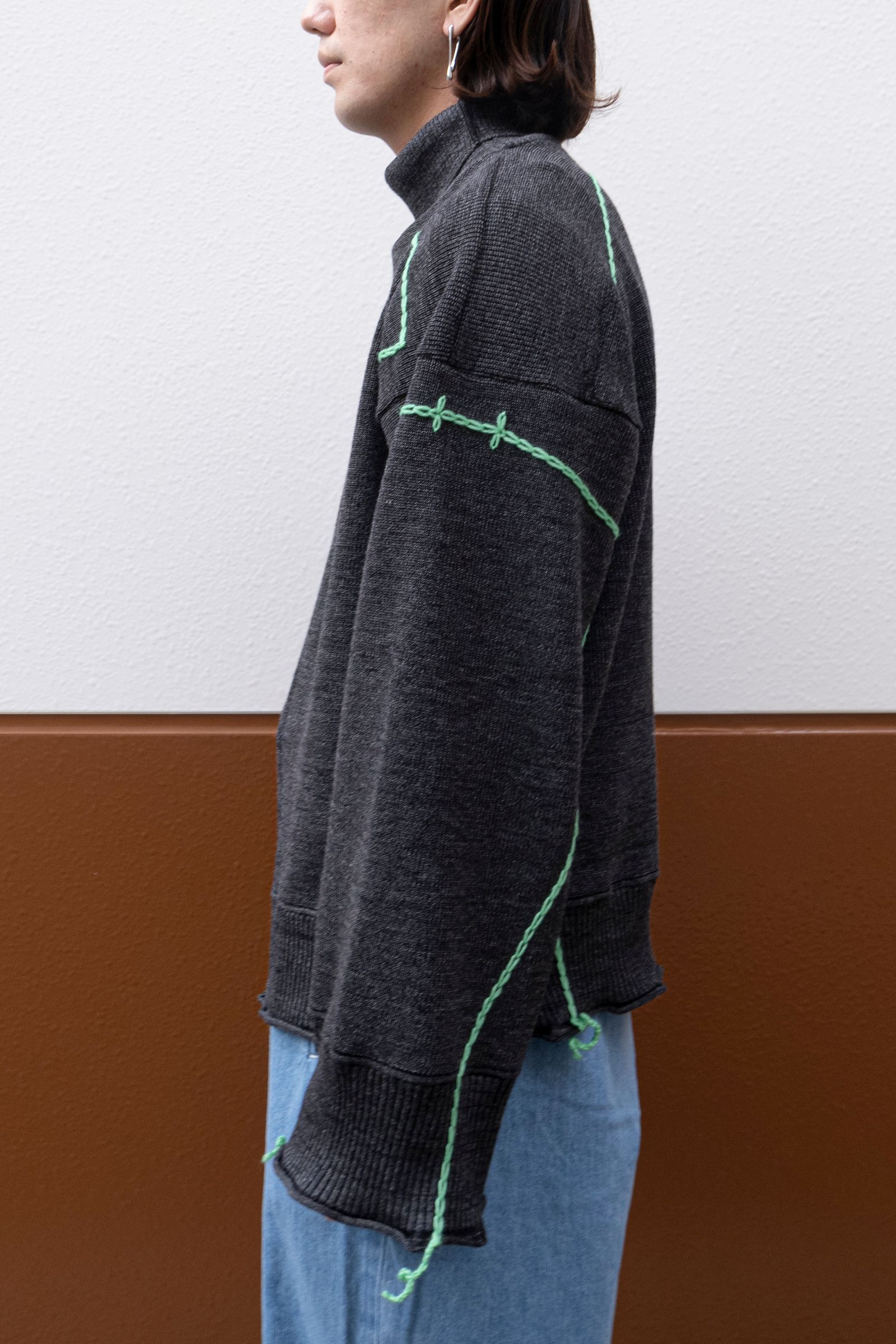 previous sweater / charcoal×green stitch