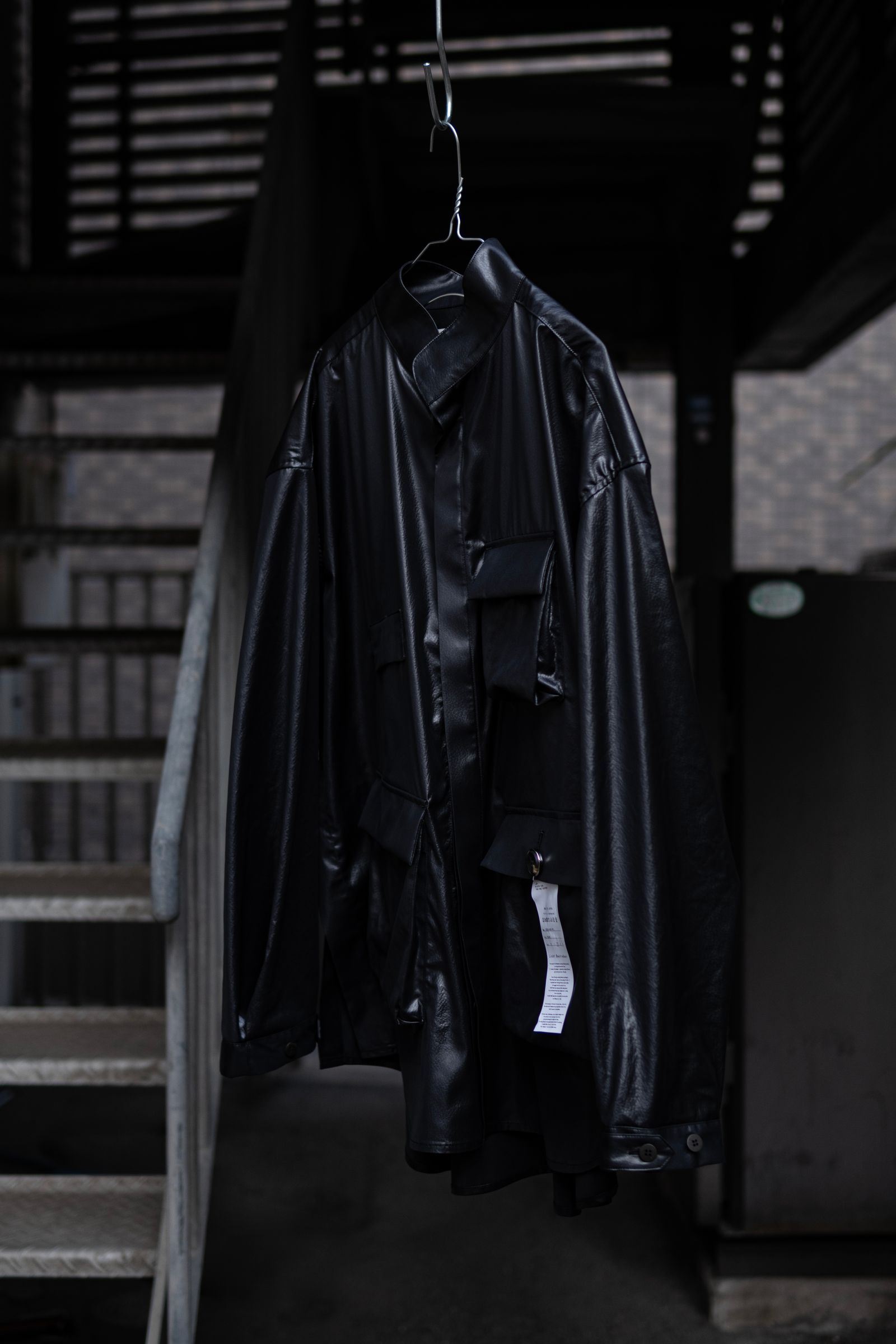 "FAKE-FAKE LEATHER II" M65 SHIRT JACKET / BLACK