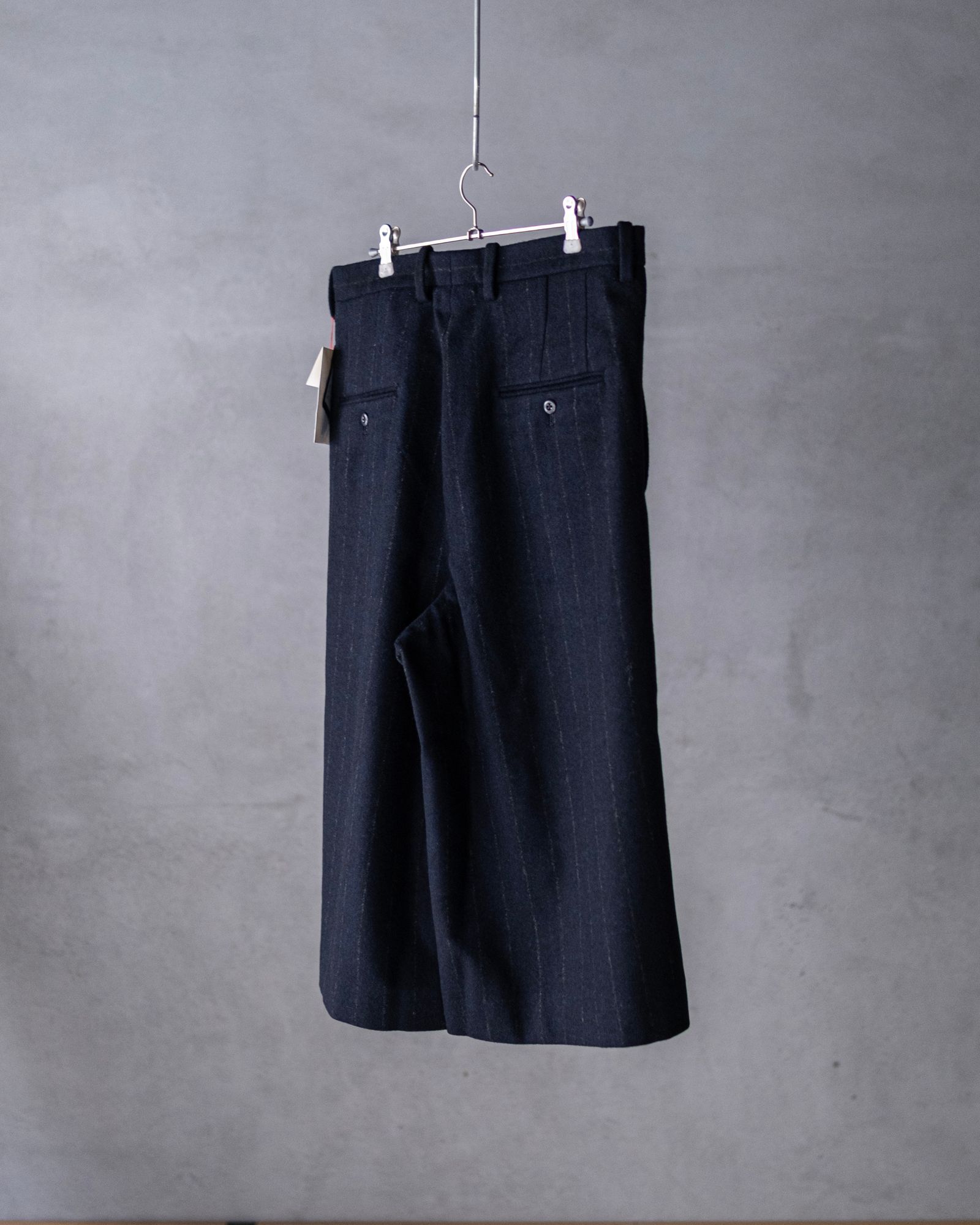 CROPPED BAGGY PANTS / NAVY STRIPE