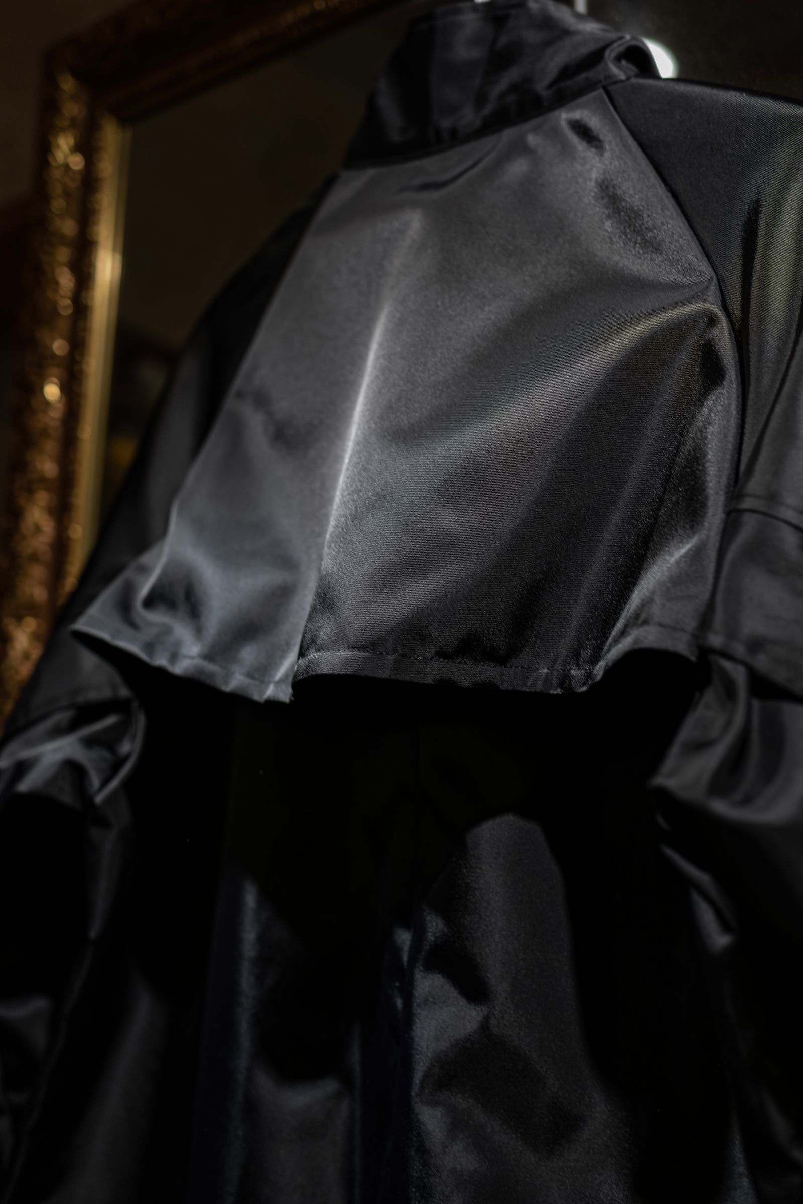 【LIMITED EDITION】fish tale windbreaker