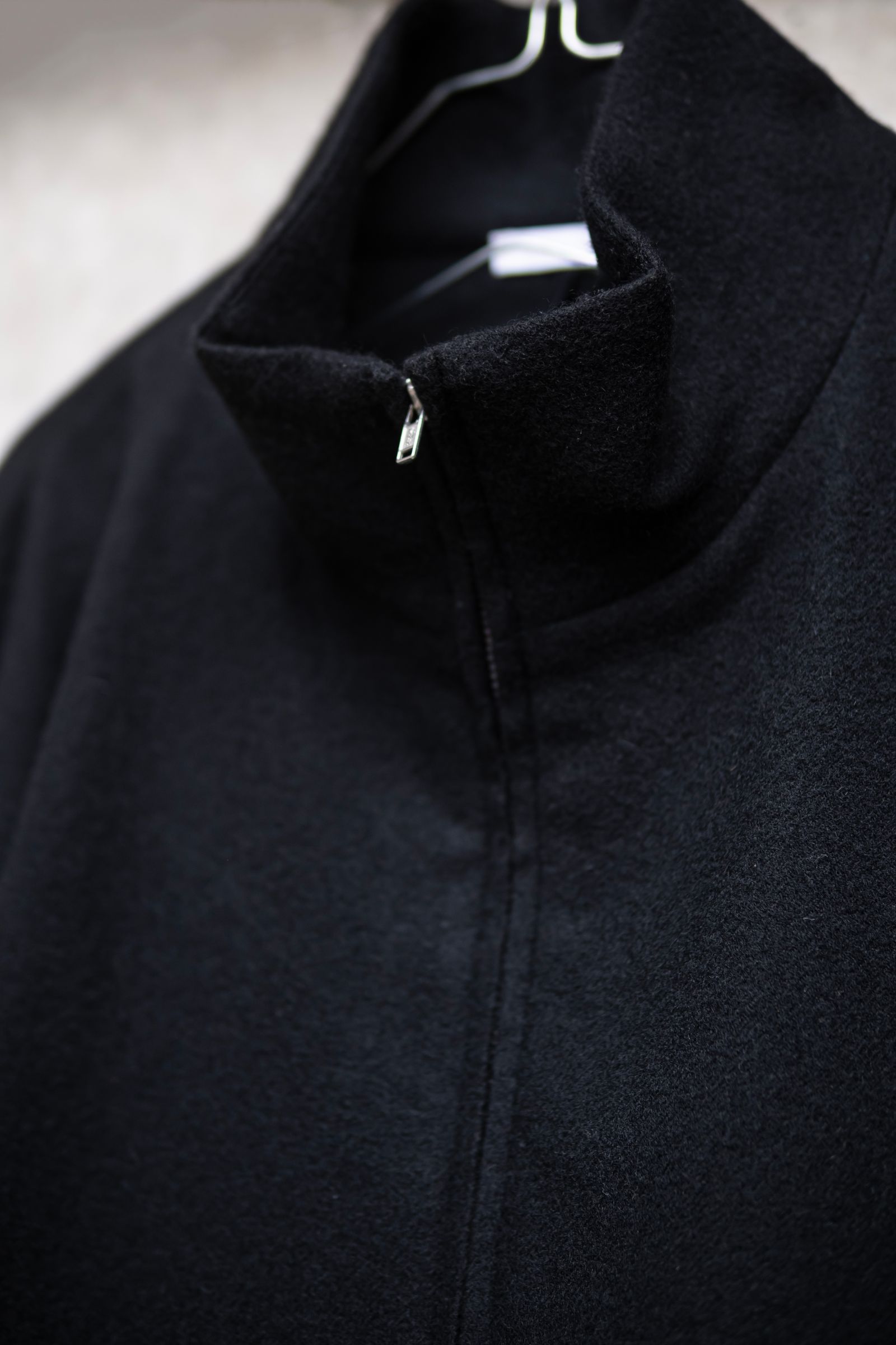 CASHMERE ZIP JACKET / BLACK