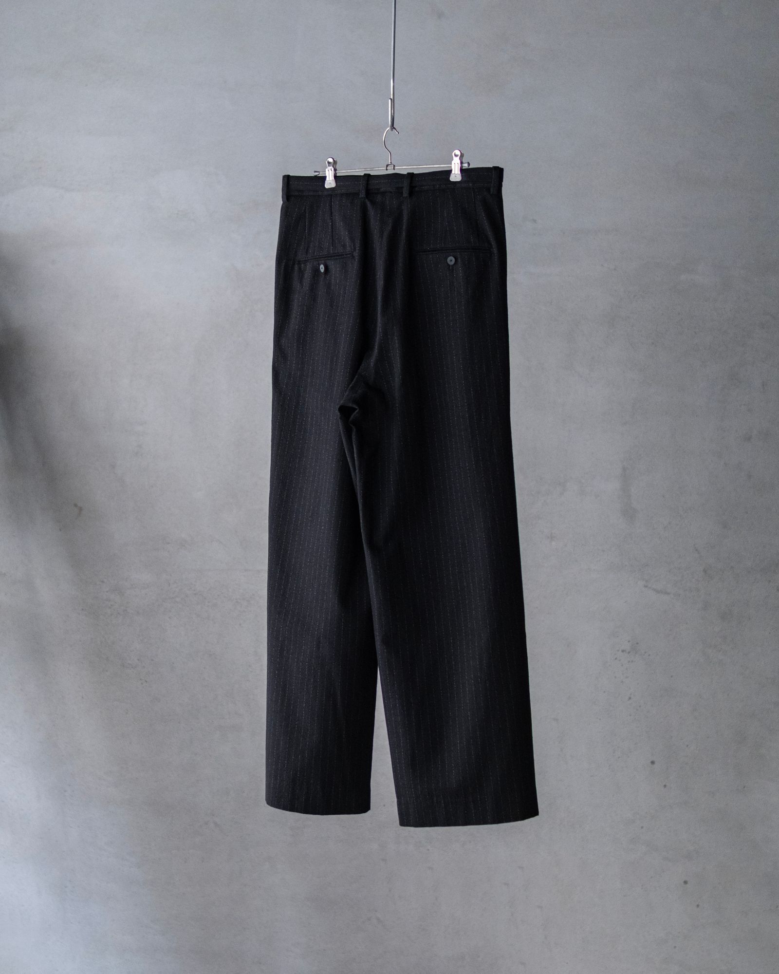 BELTED BAGGY PANTS / BLACK STRIPE