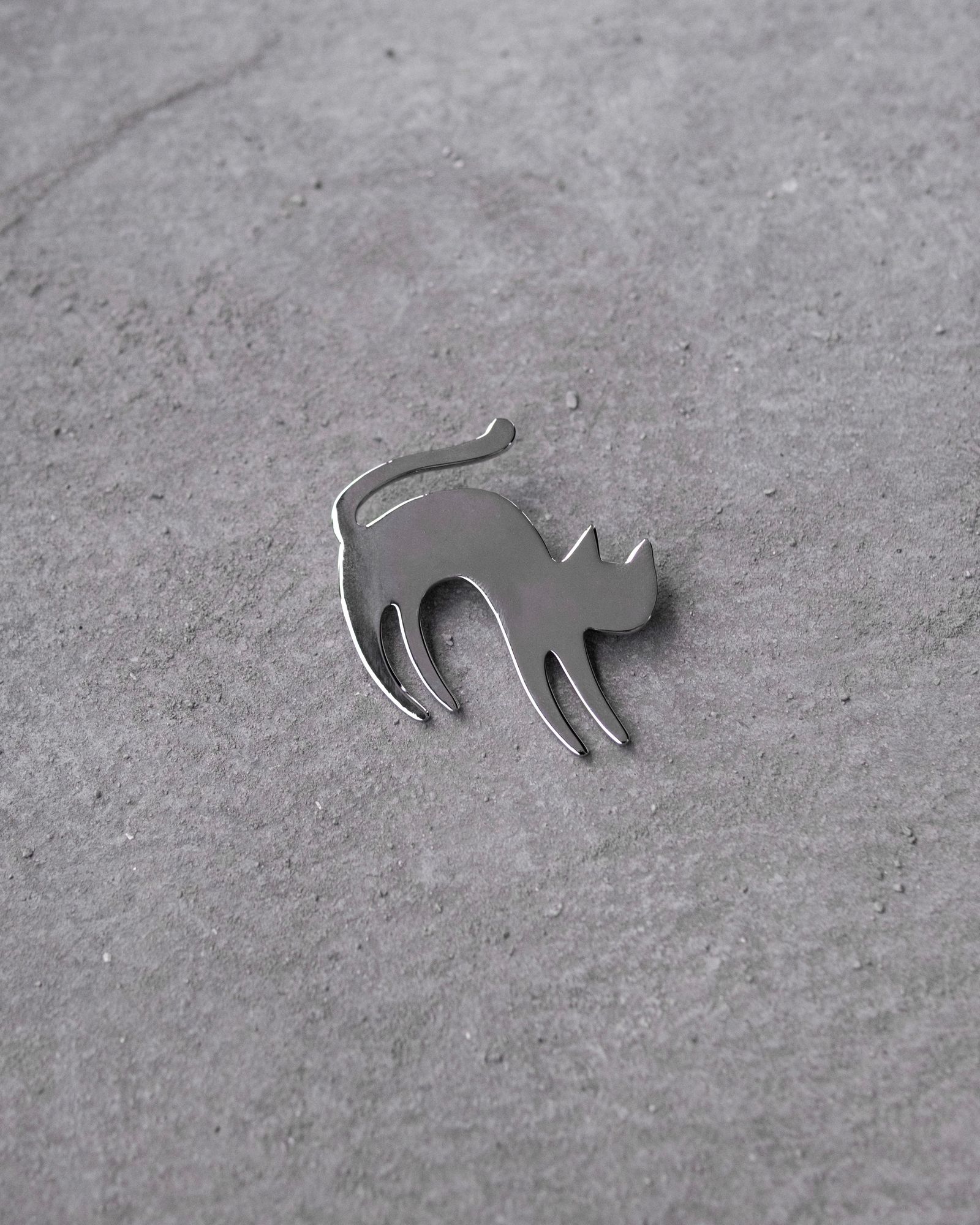 The Object Charm Brooch / Cat