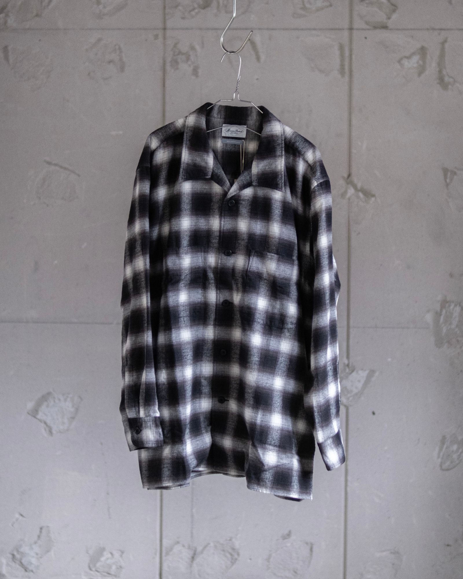 Open Collar SH / Black×White Ombre