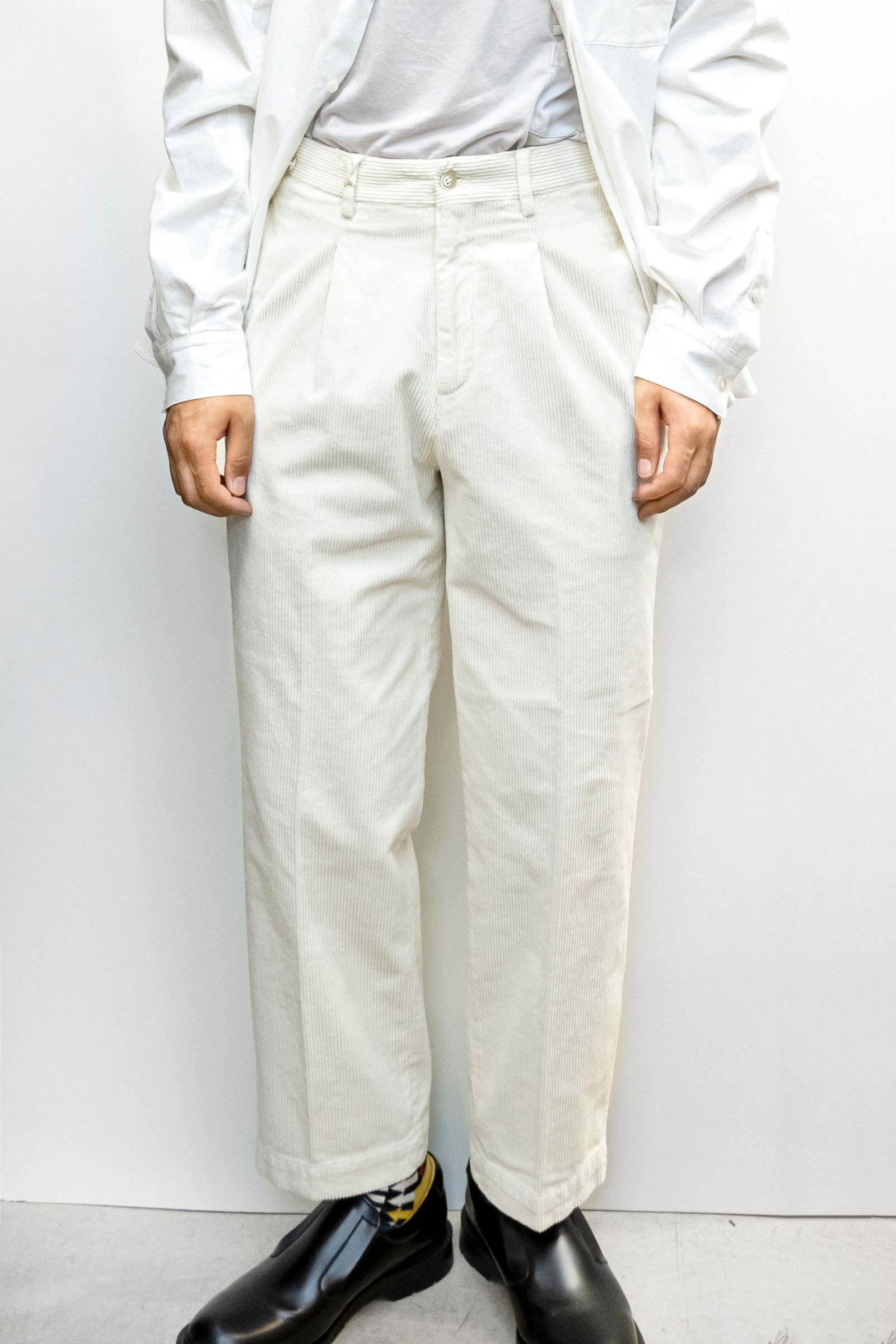 8walle Corduroy 1tuck Wide Pants / NATURAL