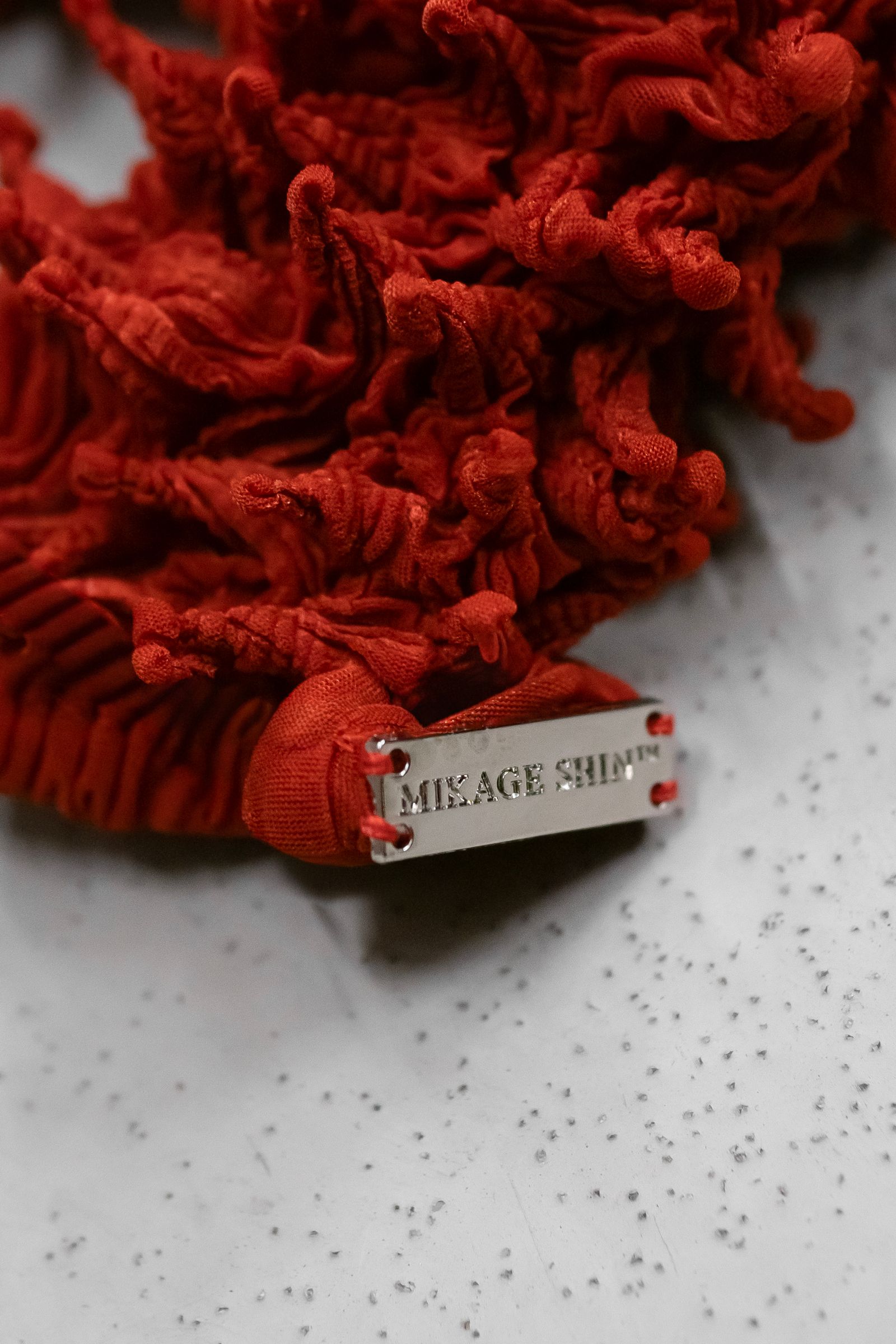 Versatile Spiky Shibori Glove / Red