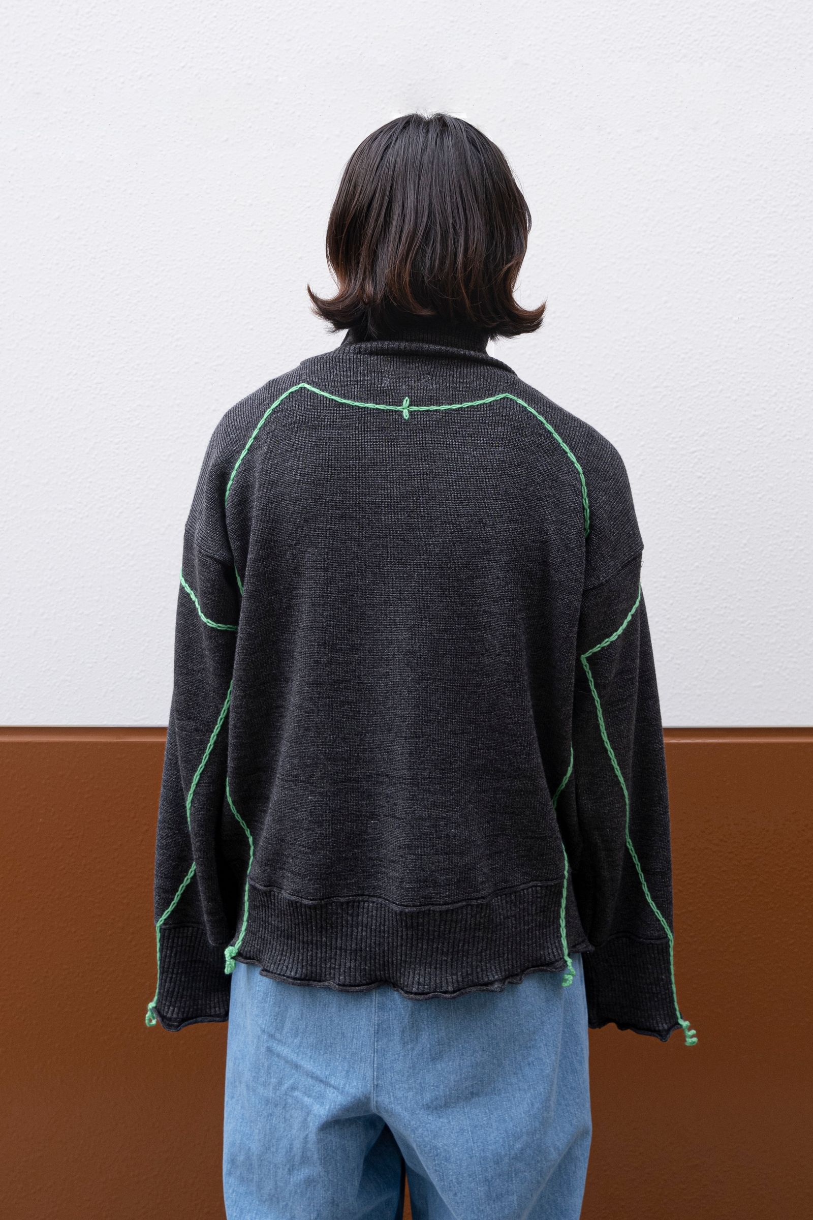 previous sweater / charcoal×green stitch