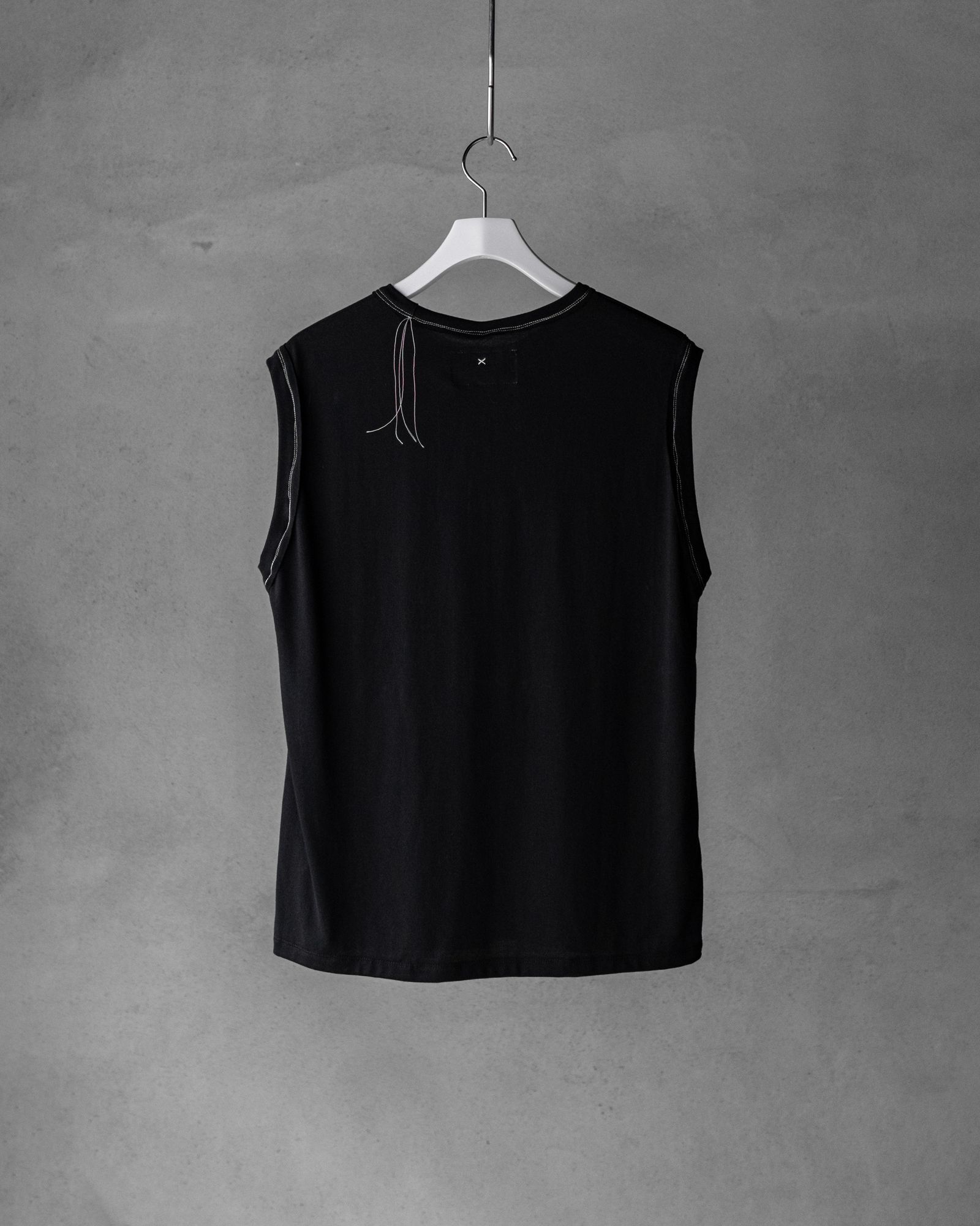 “TUGIHAGI” Neck Sleeveless / Black