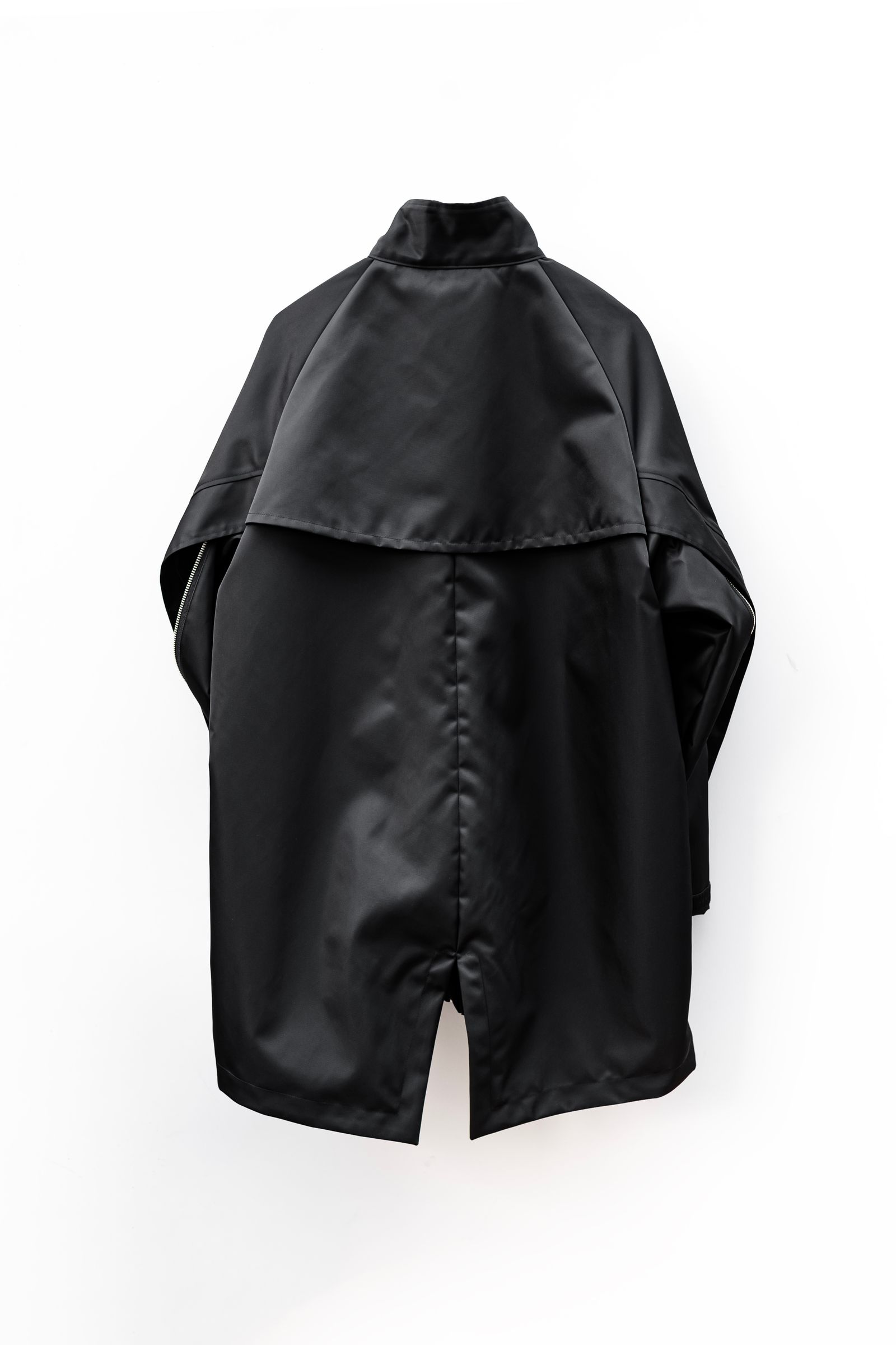 【LIMITED EDITION】fish tale windbreaker