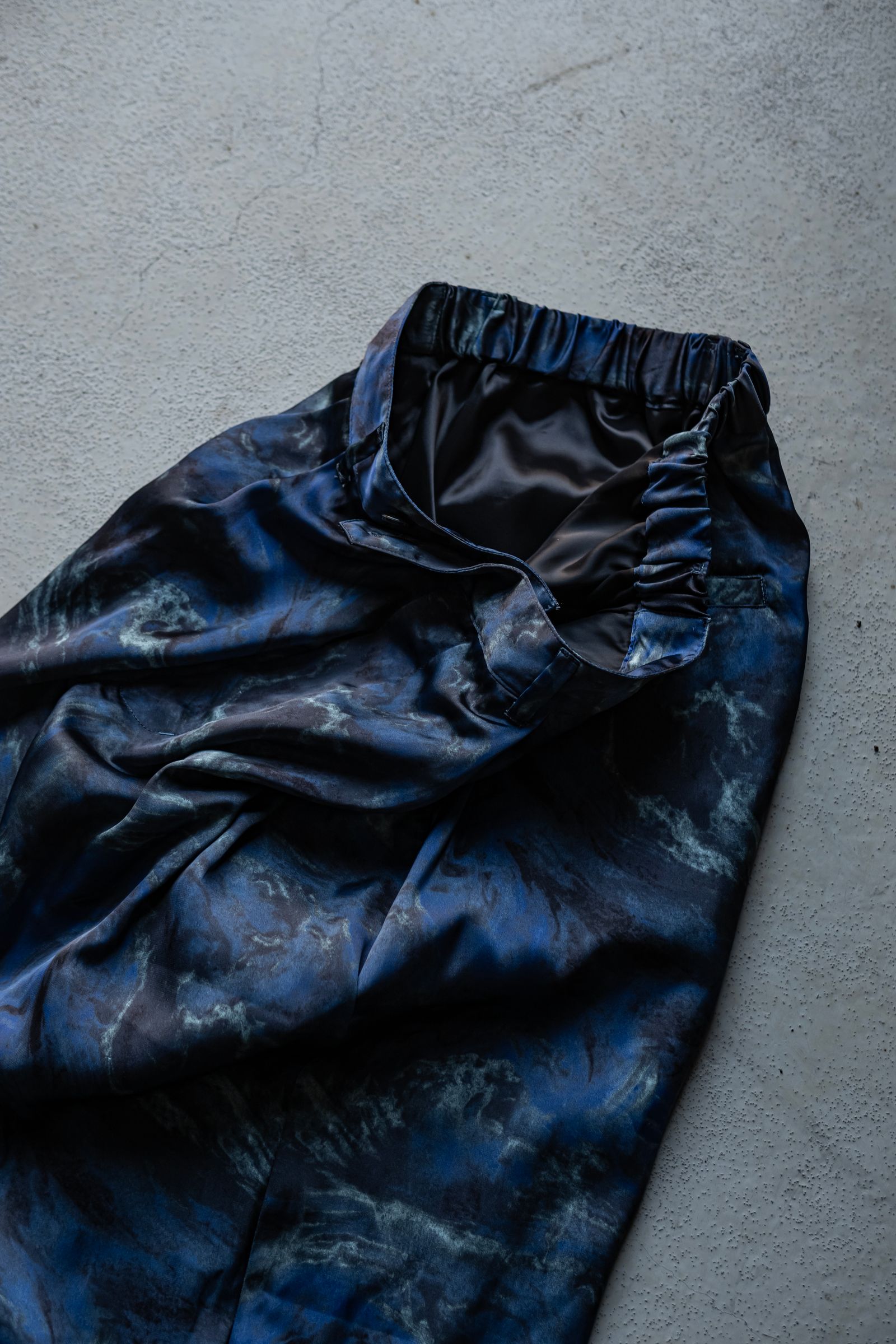 ABSTRACT WIDE EASY PANTS / NAVY