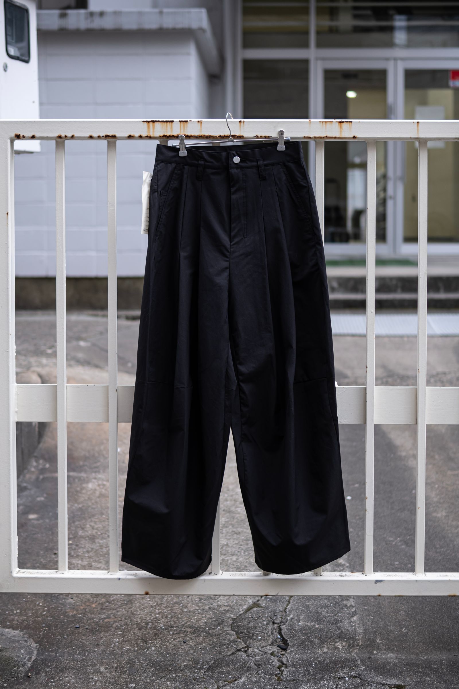 Hi, BAGGY / COLOURLESS BLACK