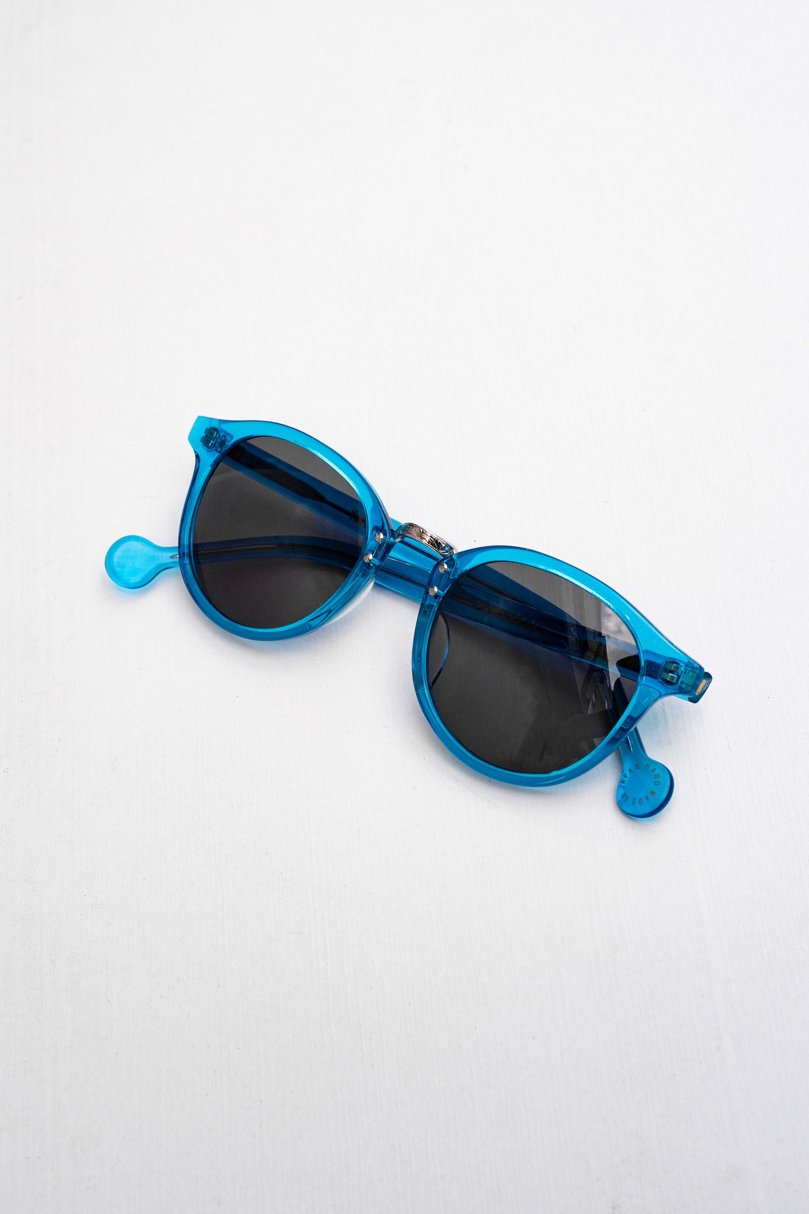 VERYNERD - YUCCA / NEON BLUE【BLACK LENS】 | Retikle Online Store