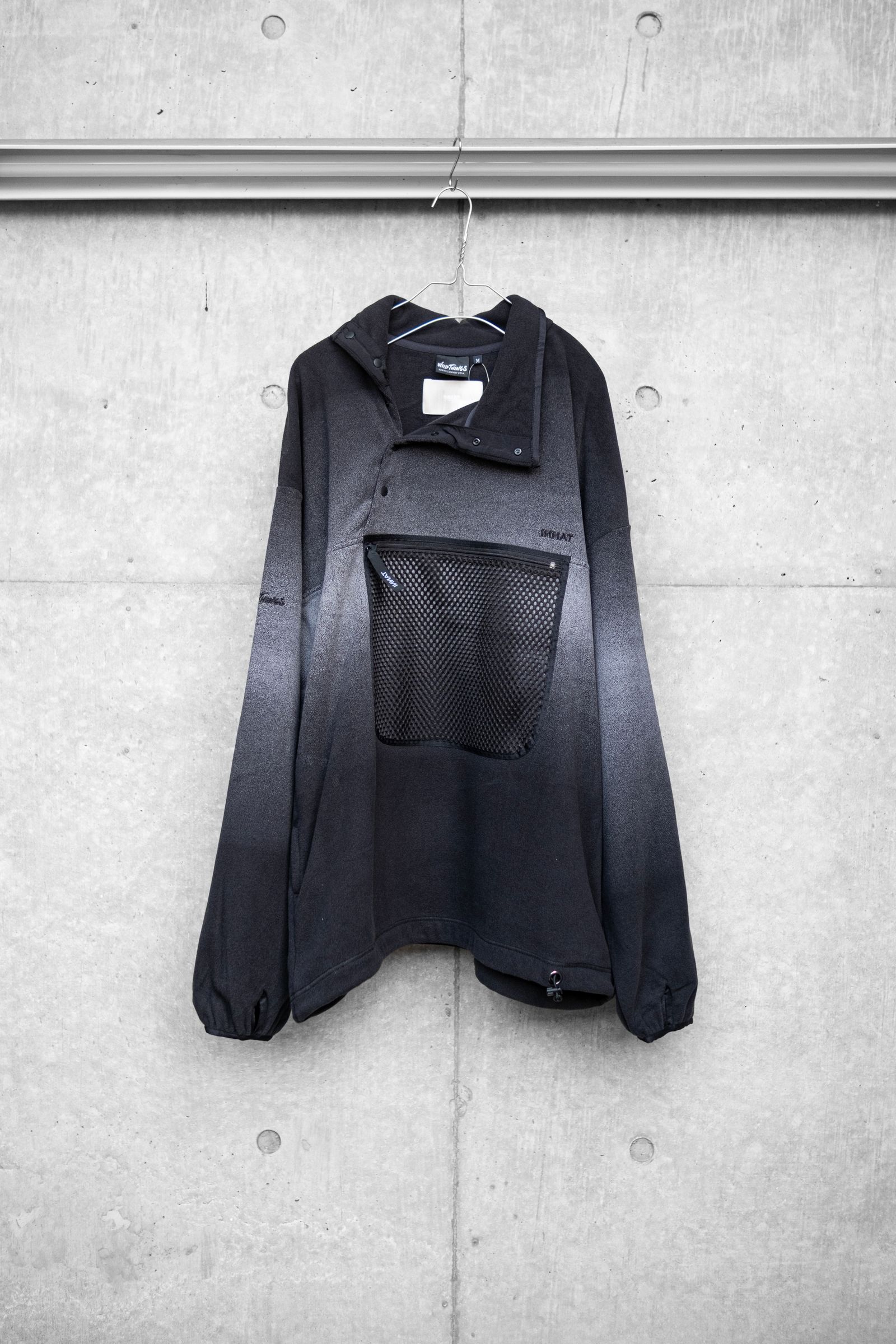 【INNAT×WILD THINGS】PIGMENT PRINT WASH POLARTEC PULLOVER / Black