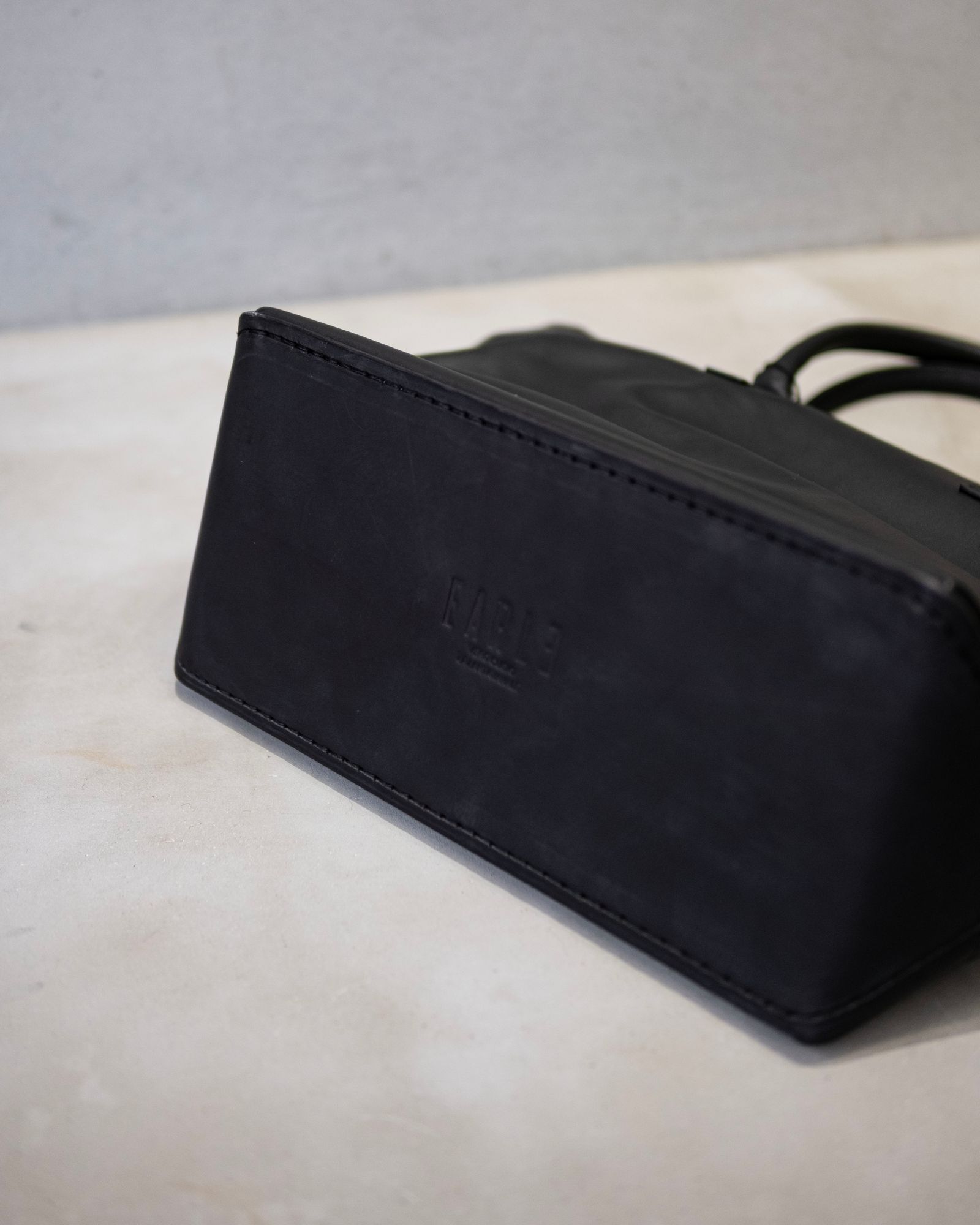 Shoe Sole Boston-Tote Bag / Black
