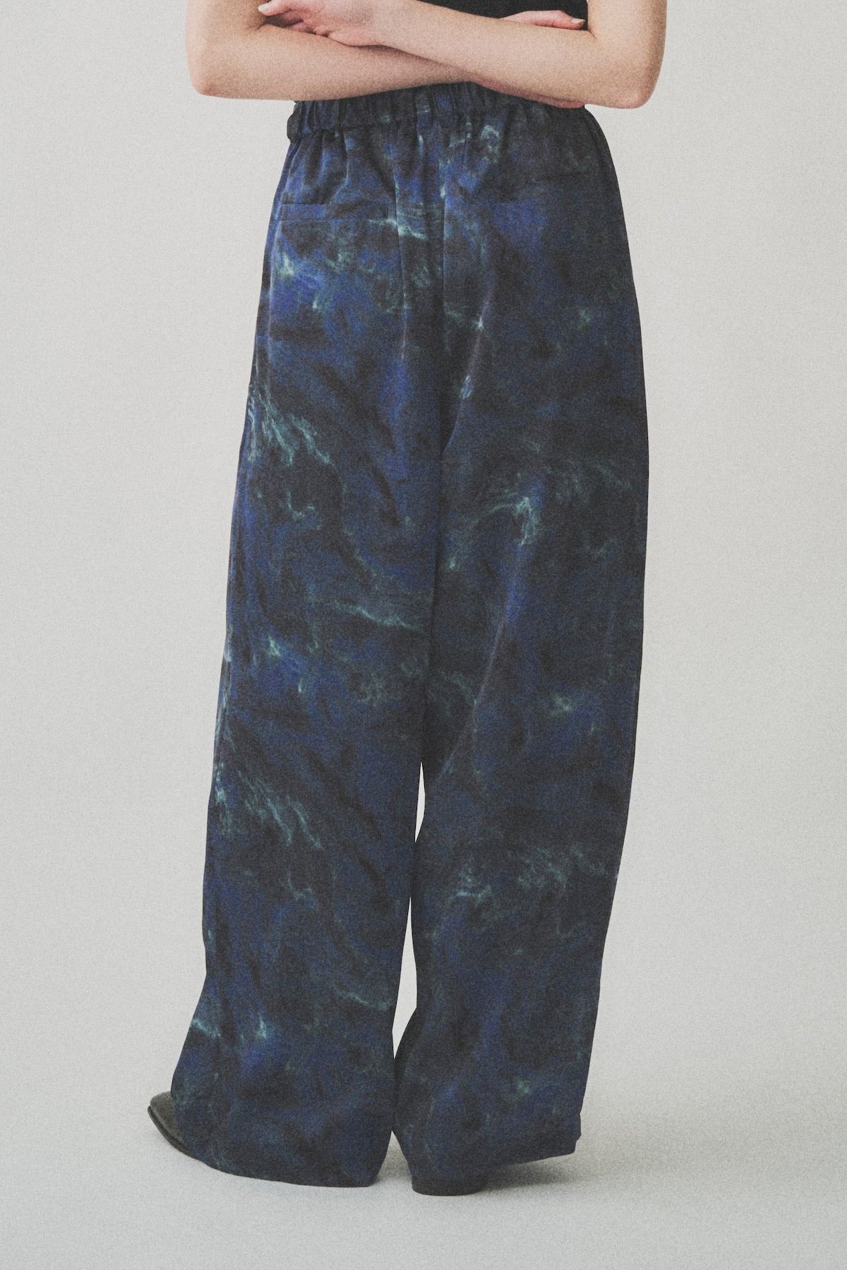 ABSTRACT WIDE EASY PANTS / NAVY