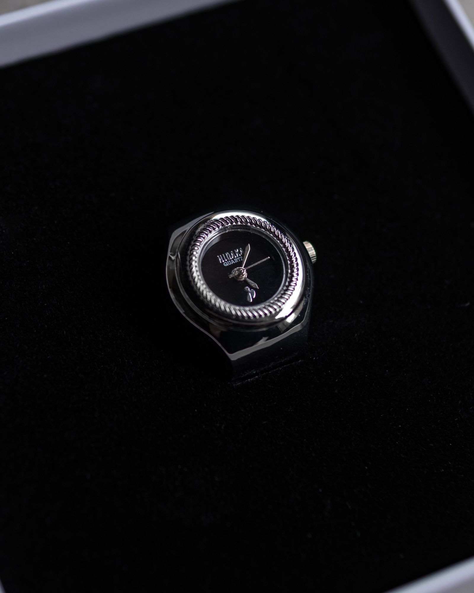 Ghost Ring Watch / Silver/Black